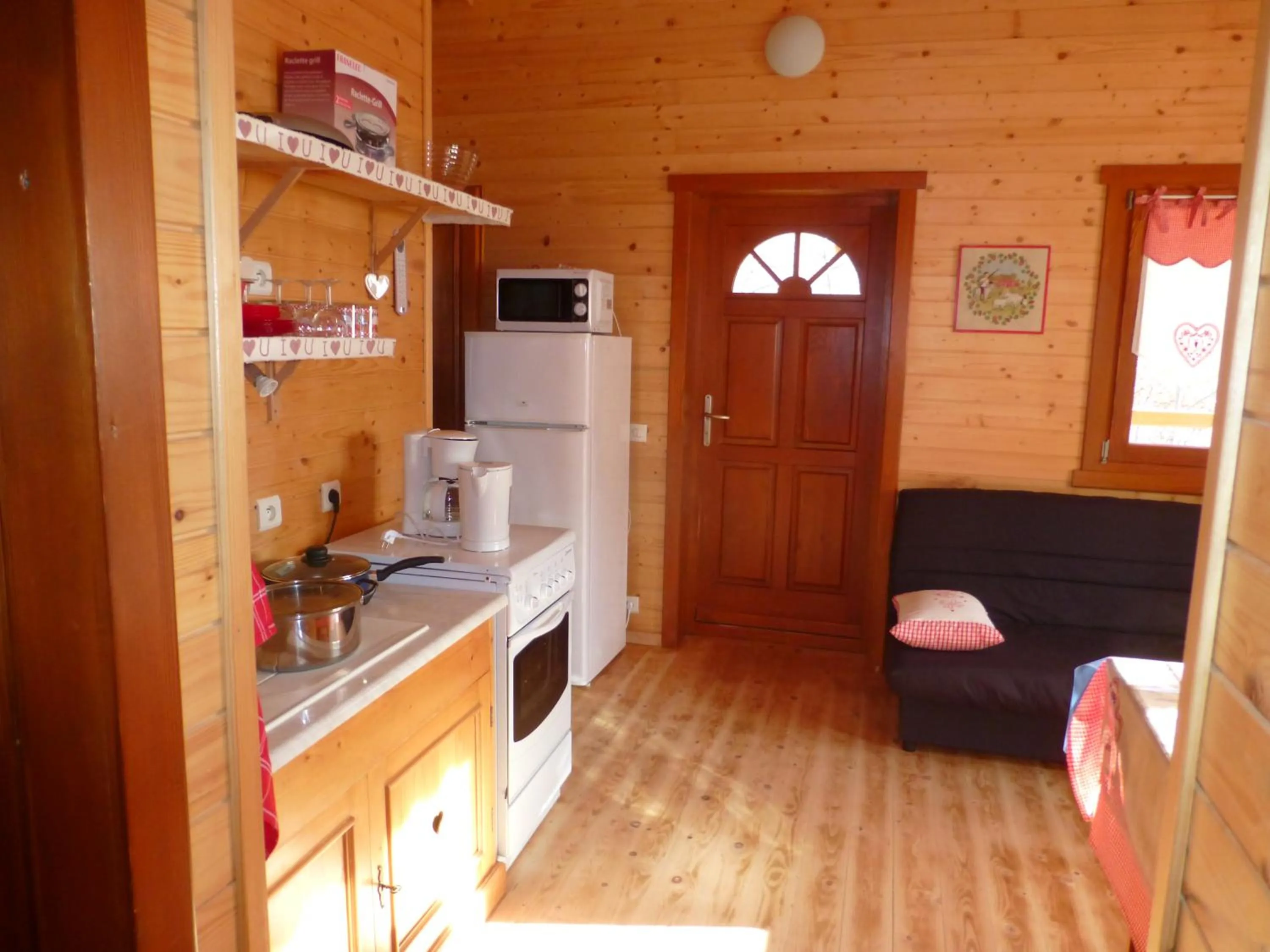 Kitchen or kitchenette in Camping, Hôtel De Plein Air Les Cariamas