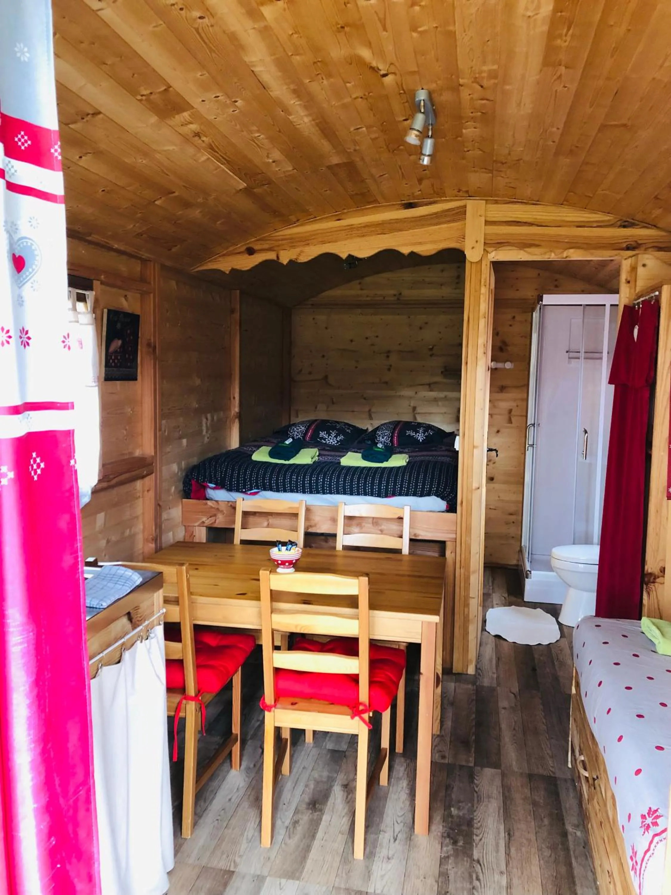 Bed in Camping, Hôtel De Plein Air Les Cariamas