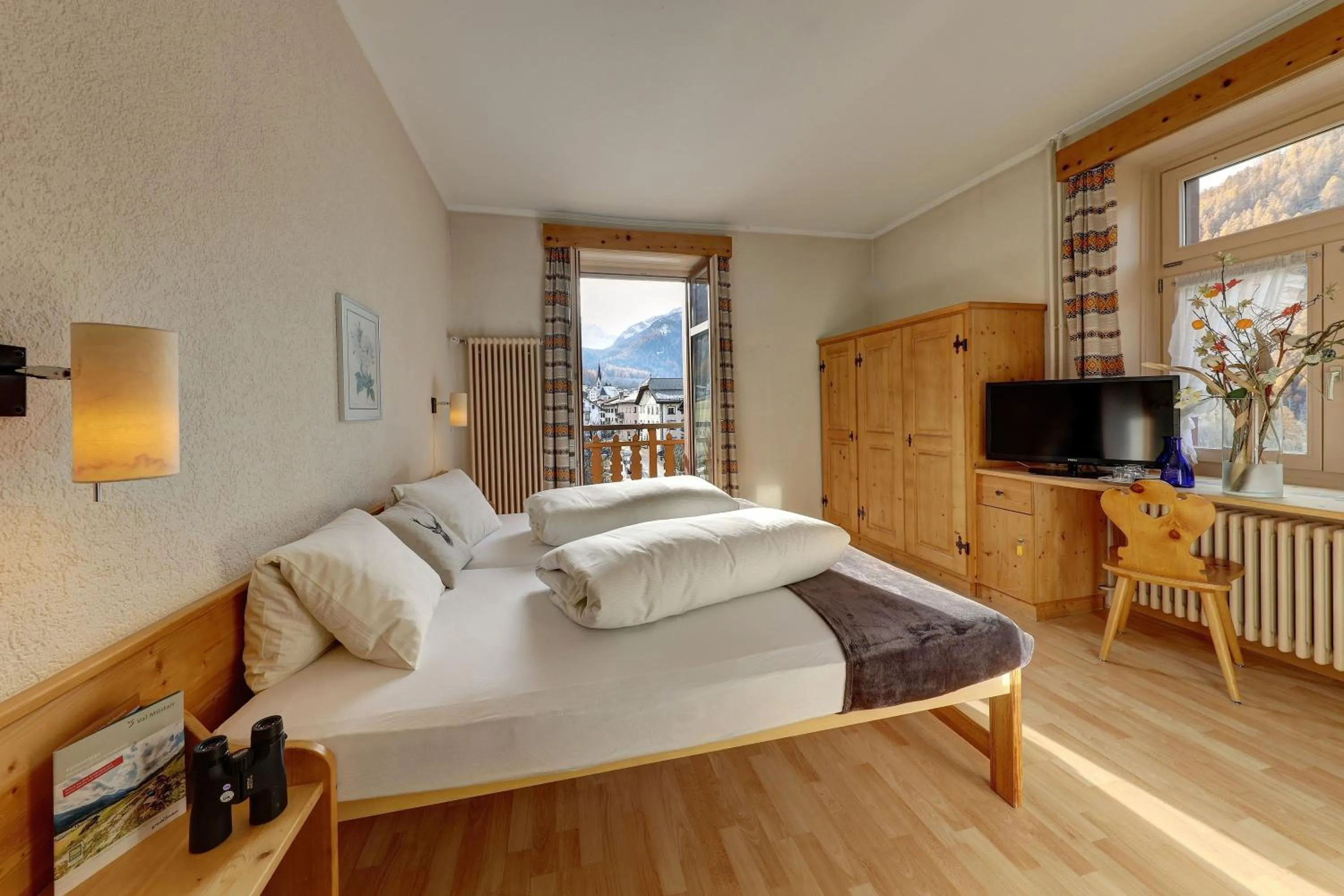 Photo of the whole room in Hotel Schweizerhof Sta Maria