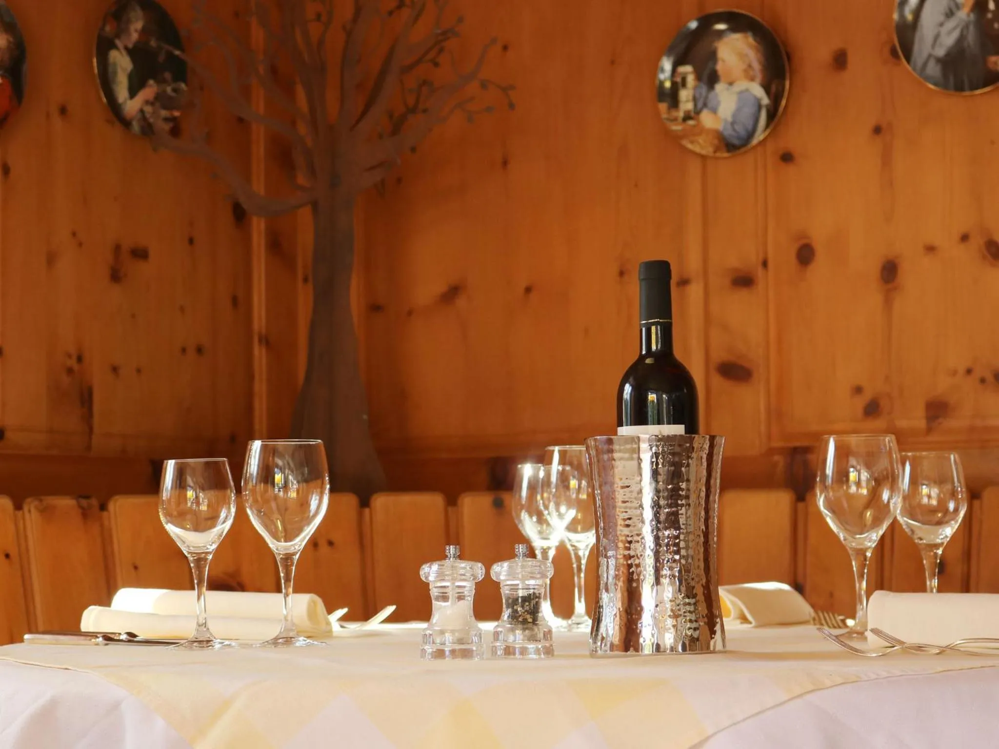 Restaurant/places to eat in Hotel Schweizerhof Sta Maria