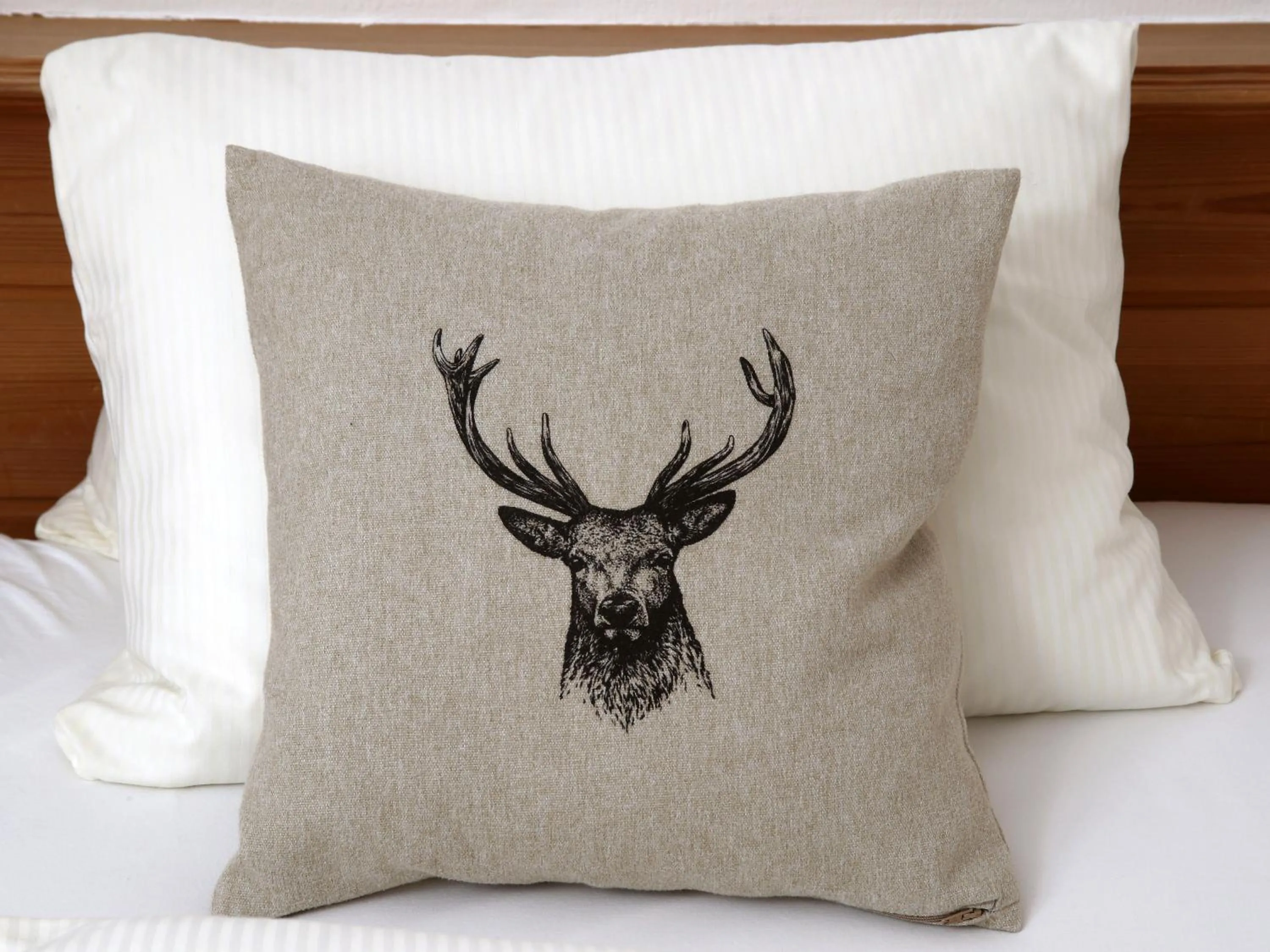 Bed in Hotel Schweizerhof Sta Maria