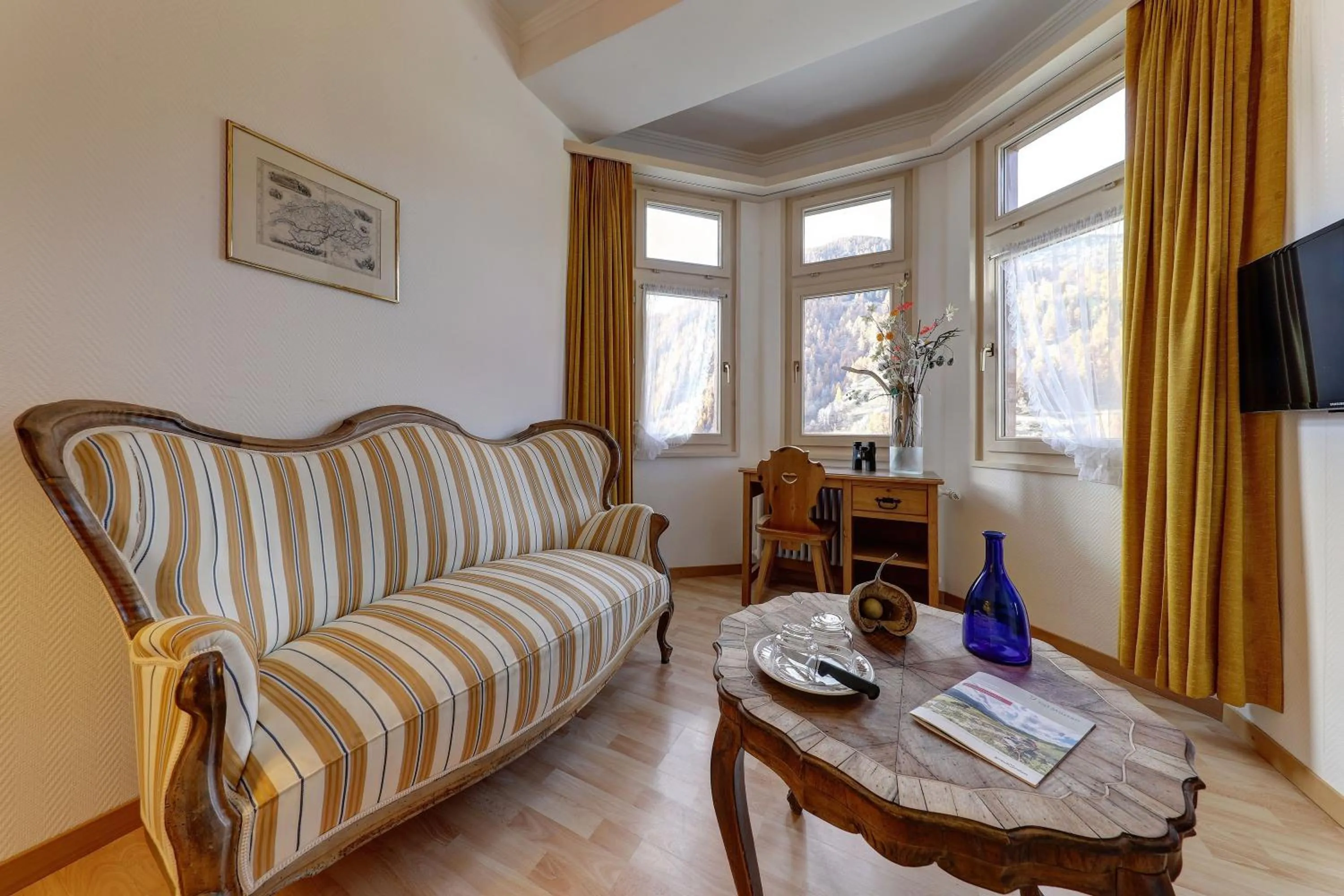 Living room in Hotel Schweizerhof Sta Maria