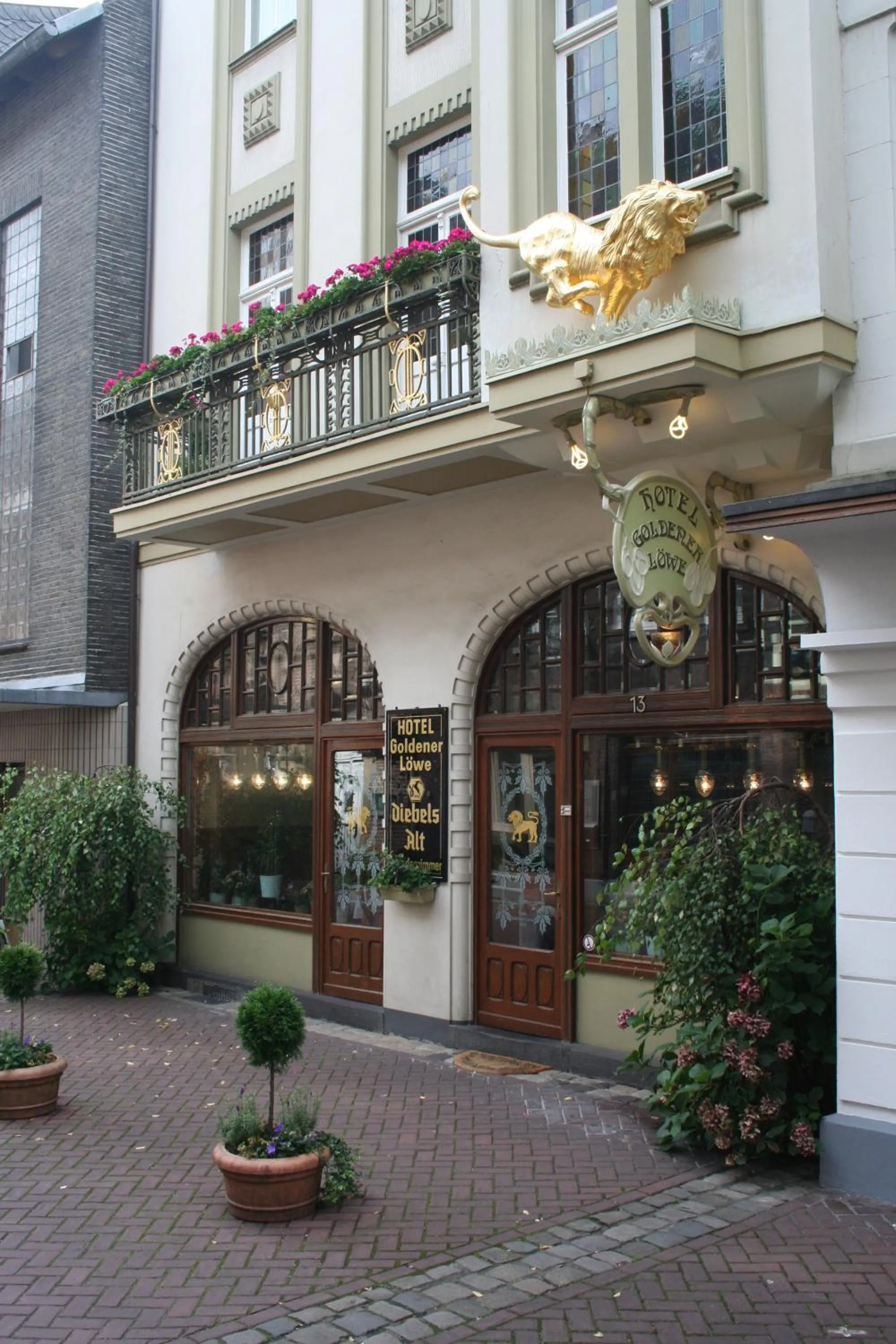 Facade/entrance in Hotel Goldener Löwe