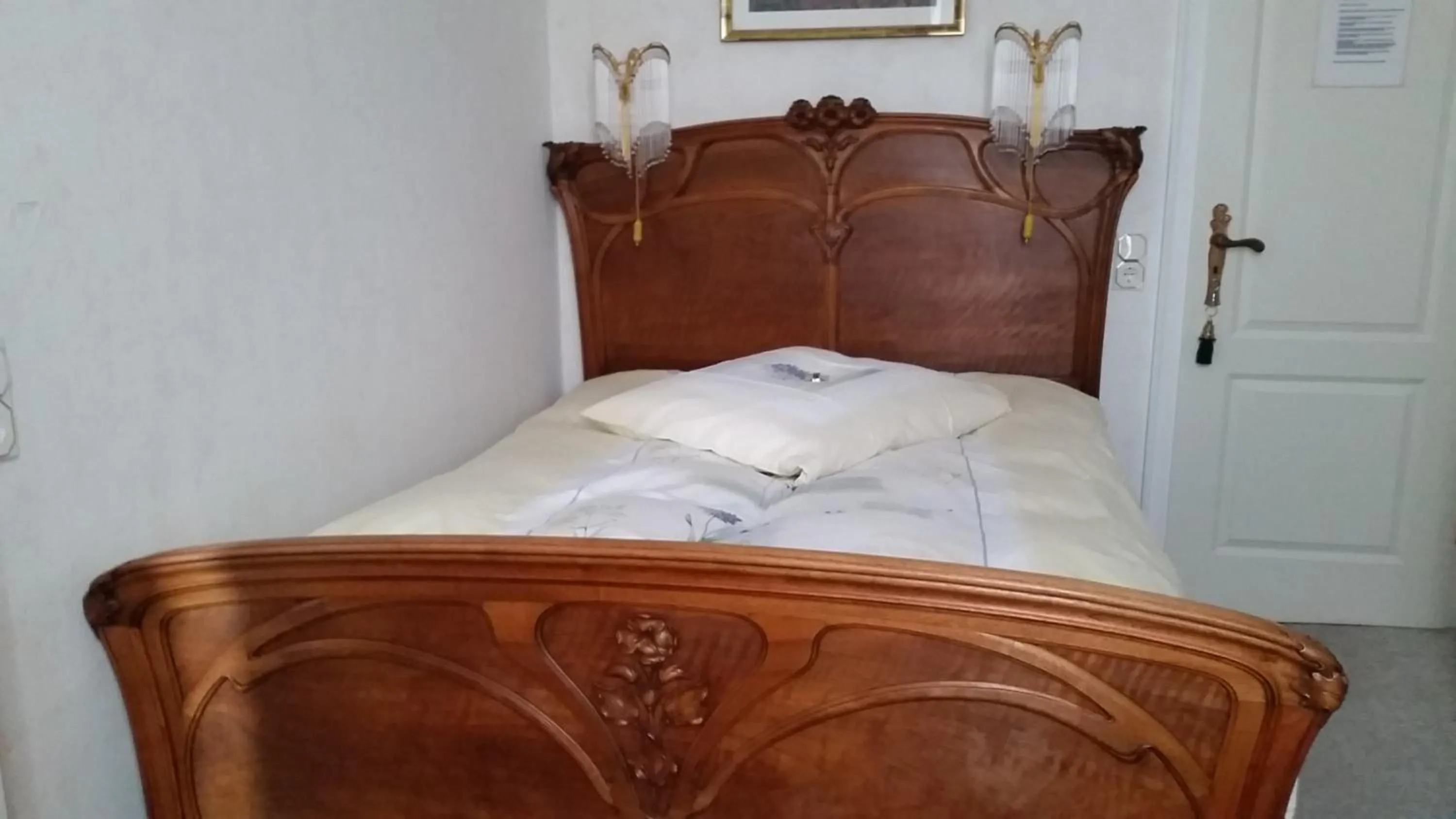 Bed in Hotel Goldener Löwe