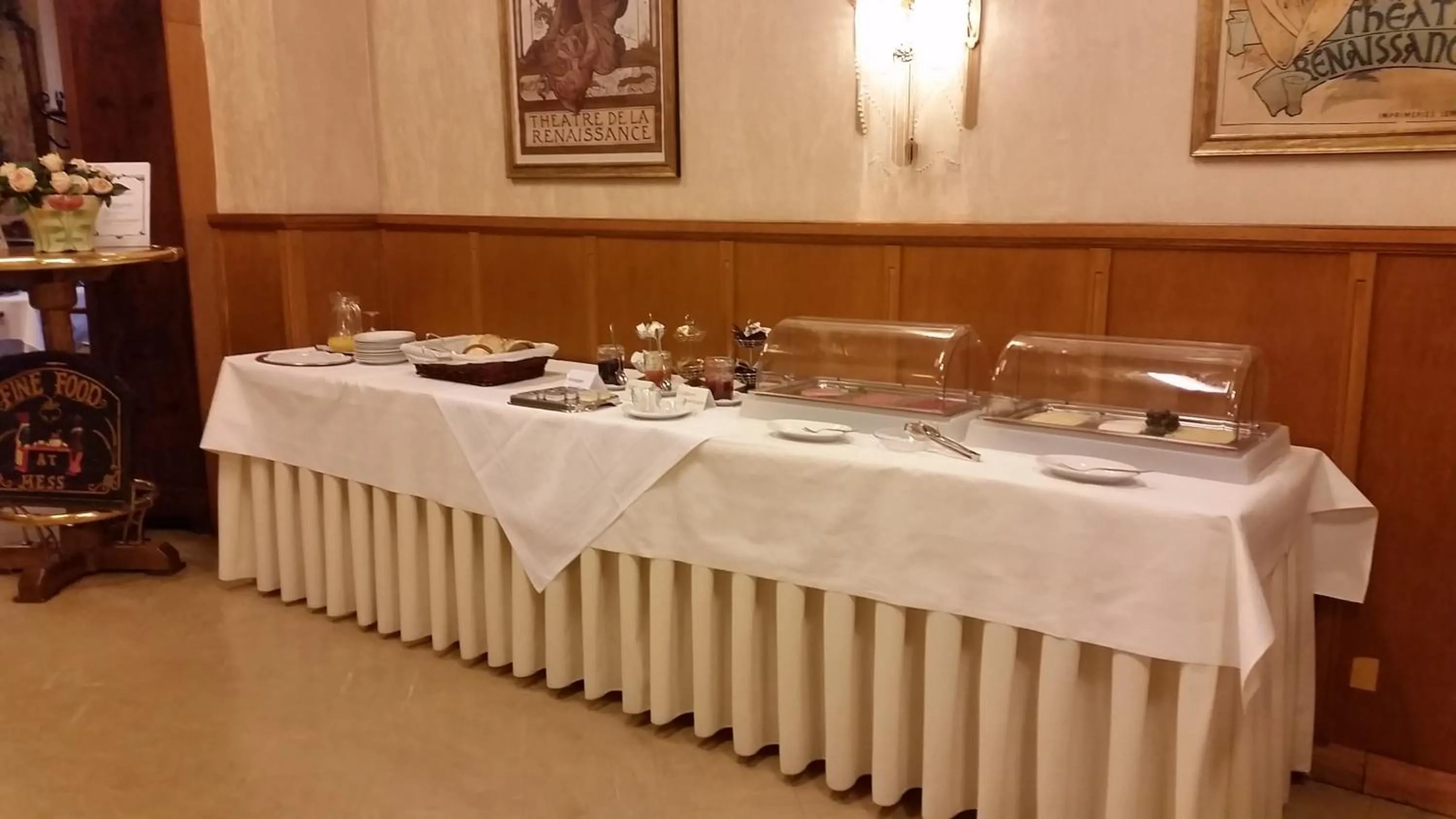 Food and drinks in Hotel Goldener Löwe