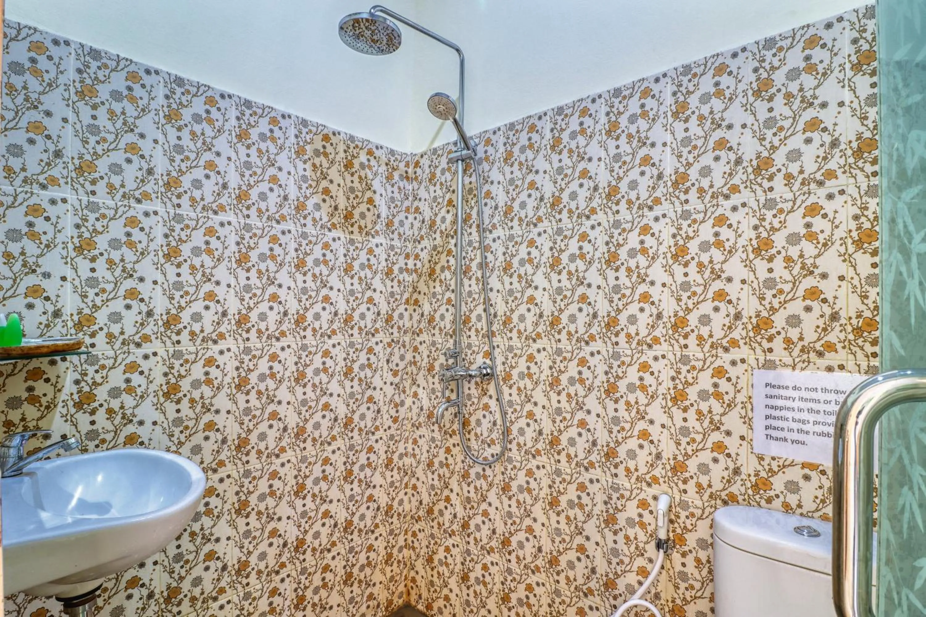 Shower in Nibugi Guest House