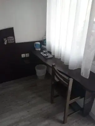 Double Room in Couett' Hotel Rumilly Double Room in Couett' Hotel Rumilly