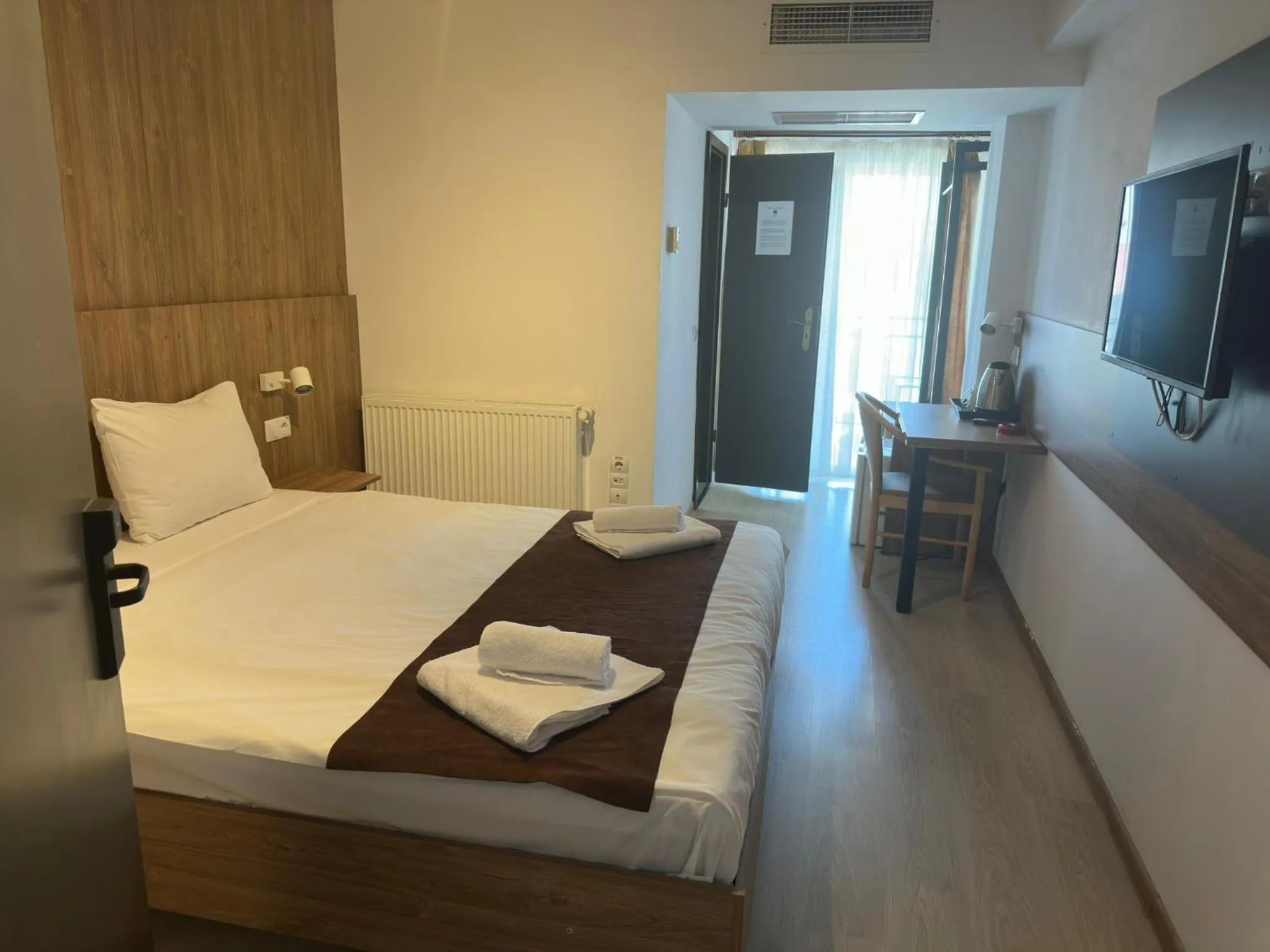 Photo of the whole room, Bed in Hotel Apollo Central