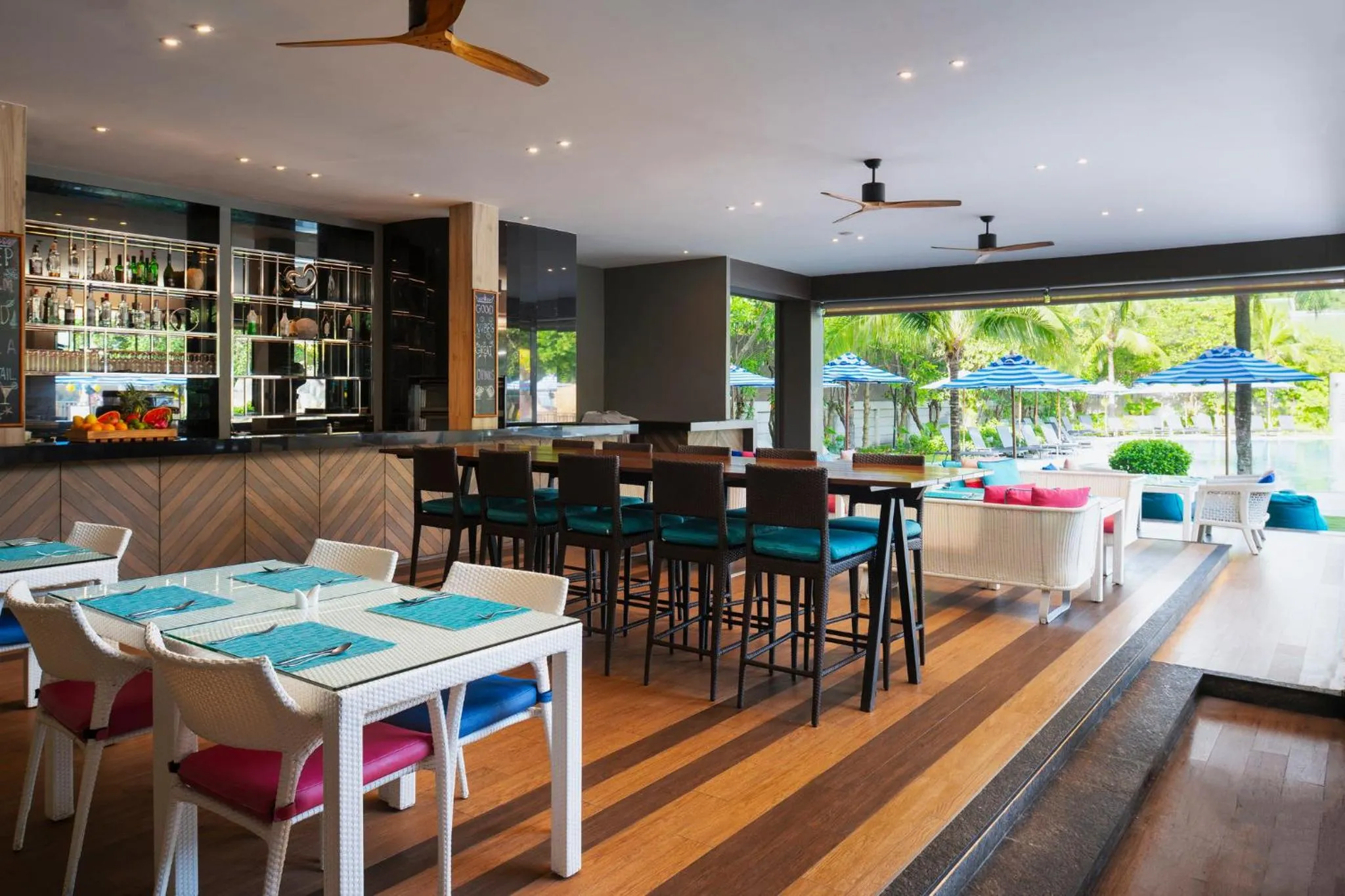 Restaurant/places to eat in OZO Phuket