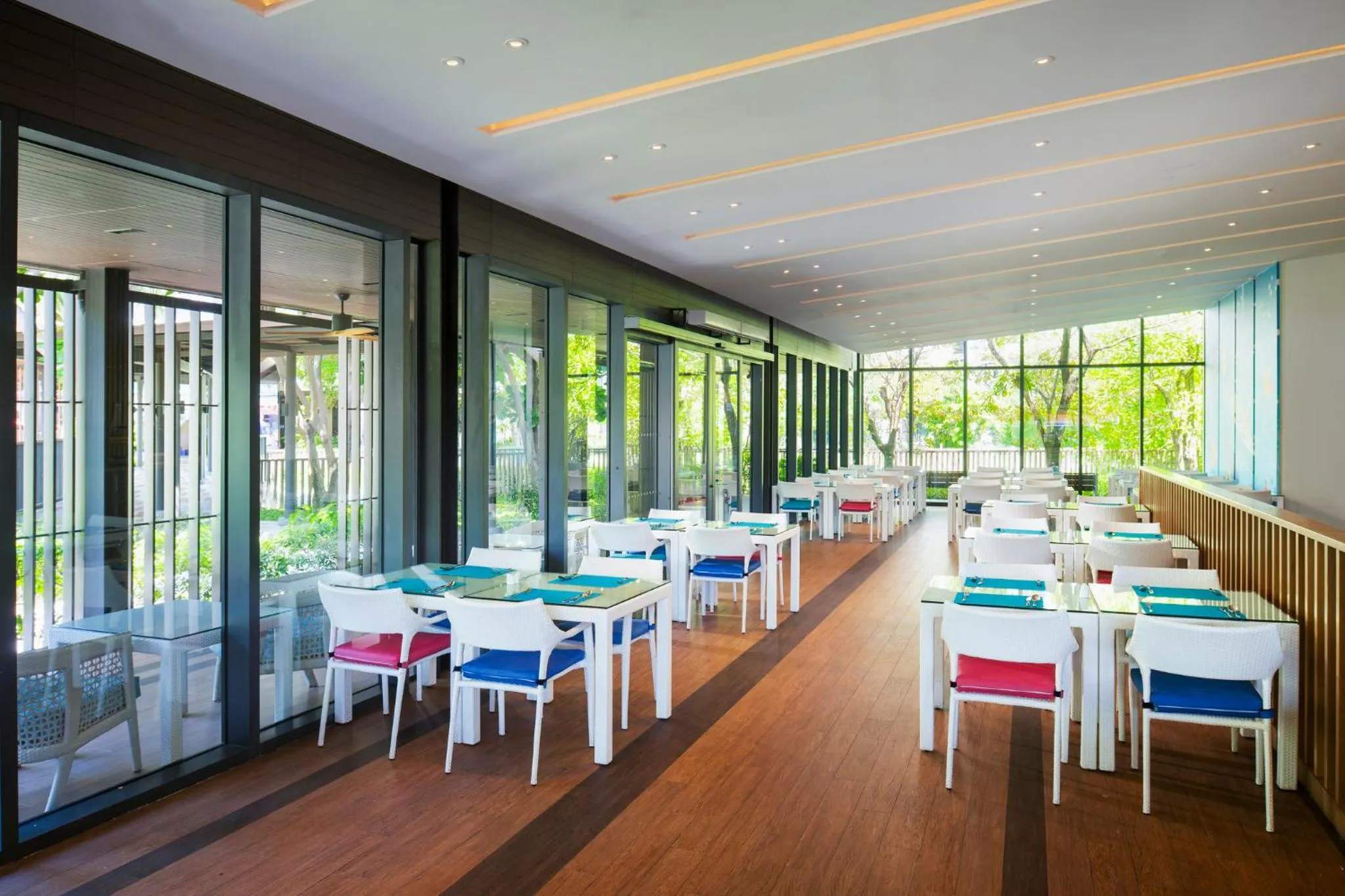 Restaurant/places to eat in OZO Phuket