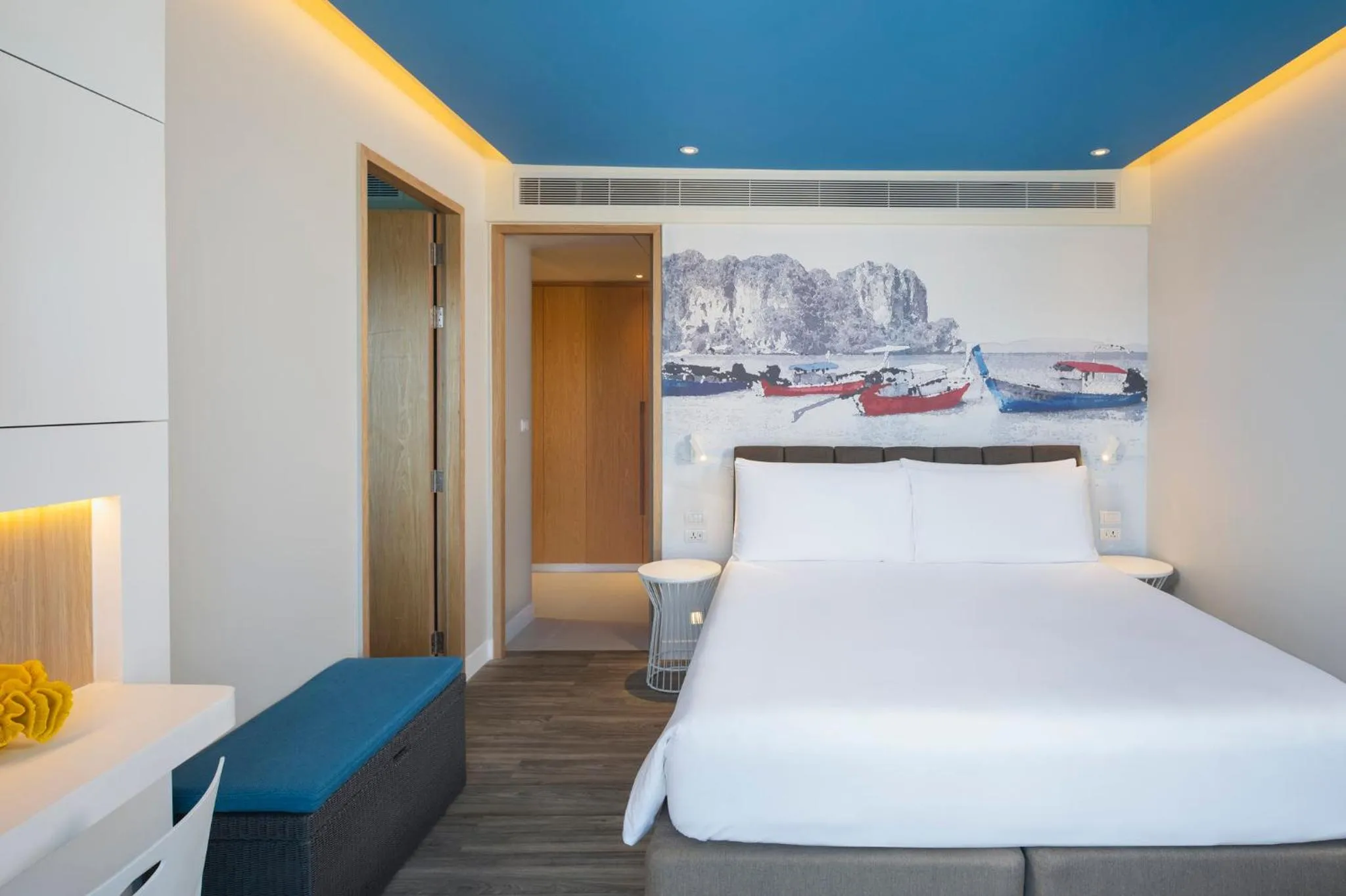 Photo of the whole room, Bed in OZO Phuket