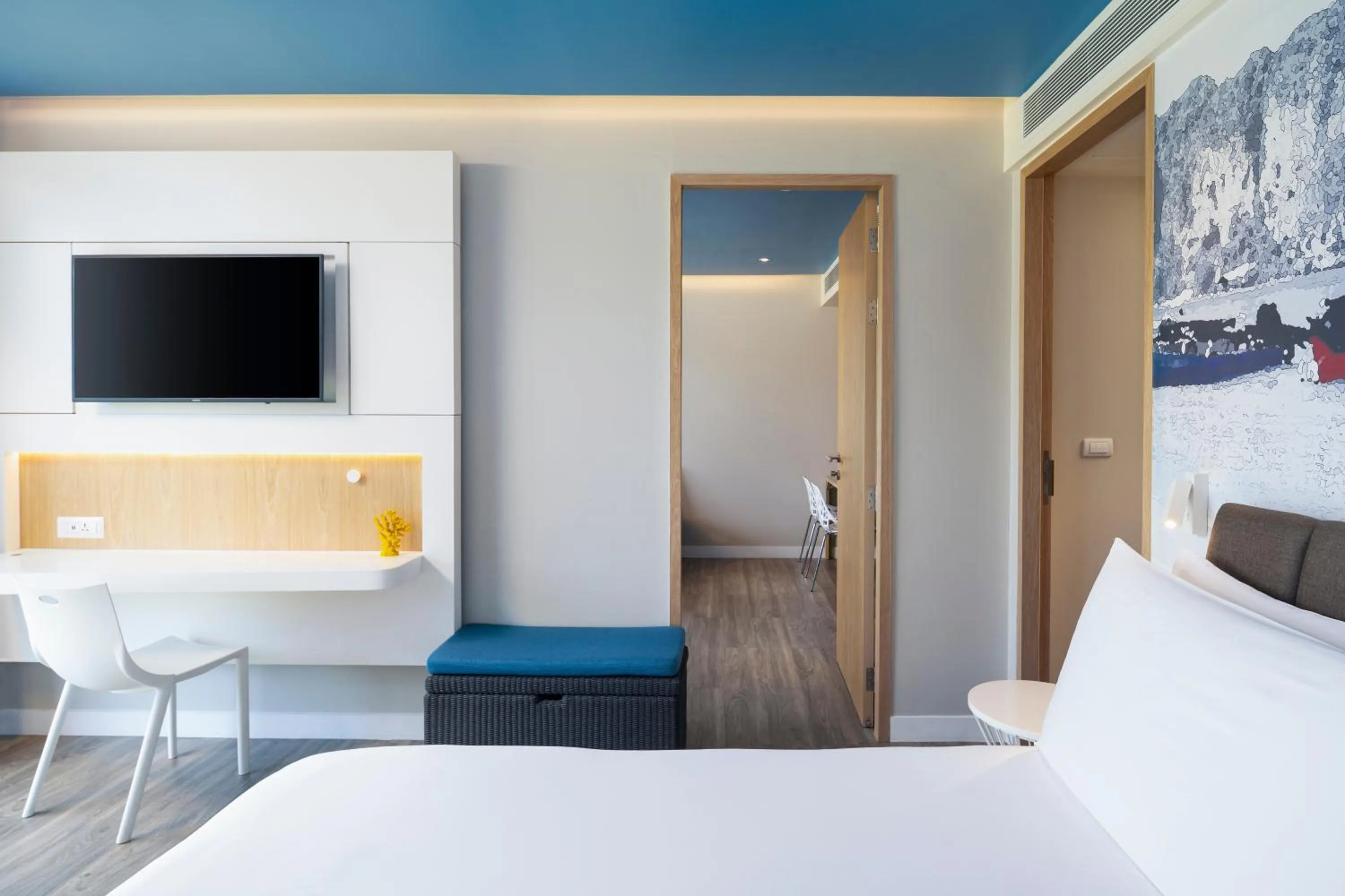 Guests, Bed in OZO Phuket