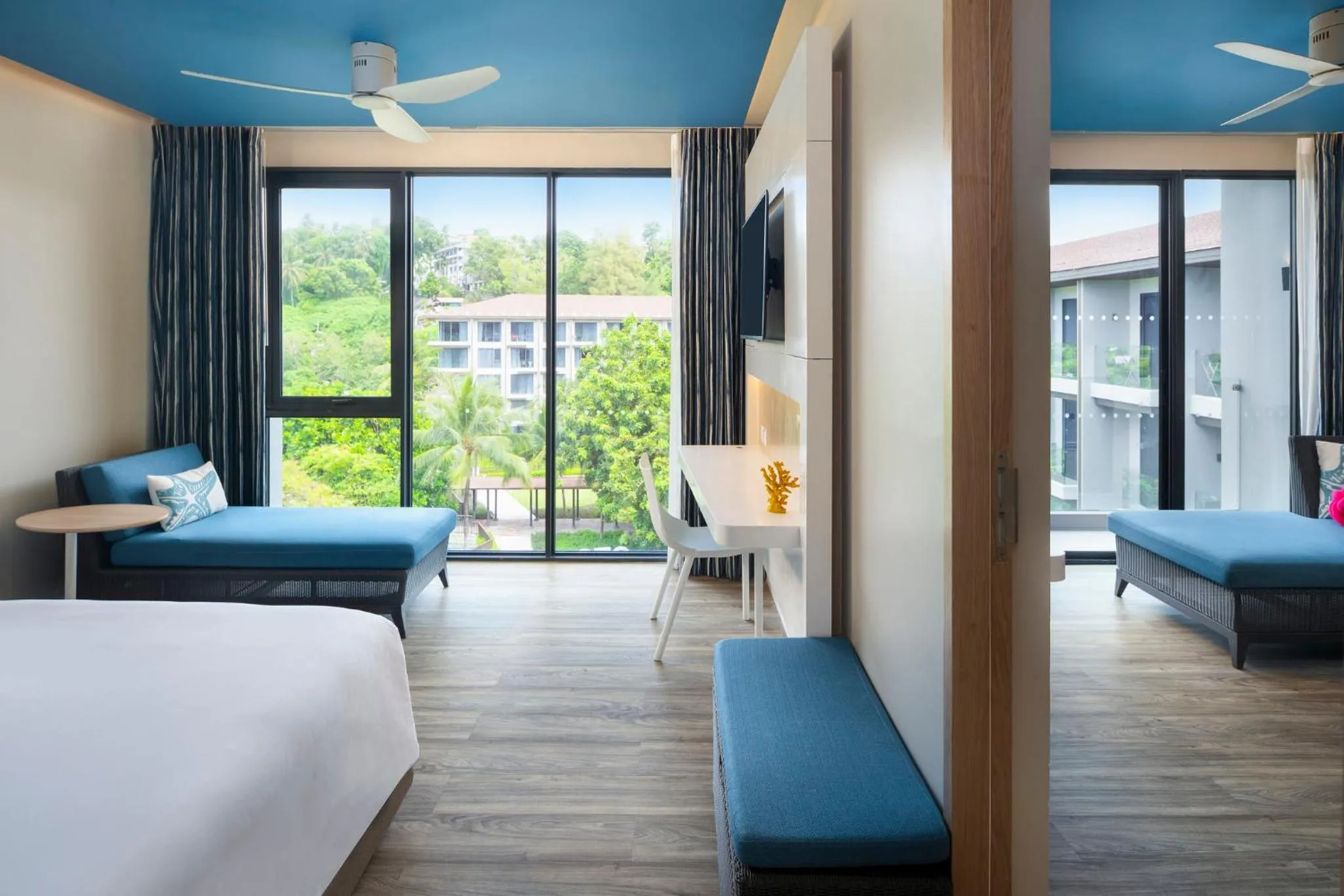 Photo of the whole room, Bed in OZO Phuket