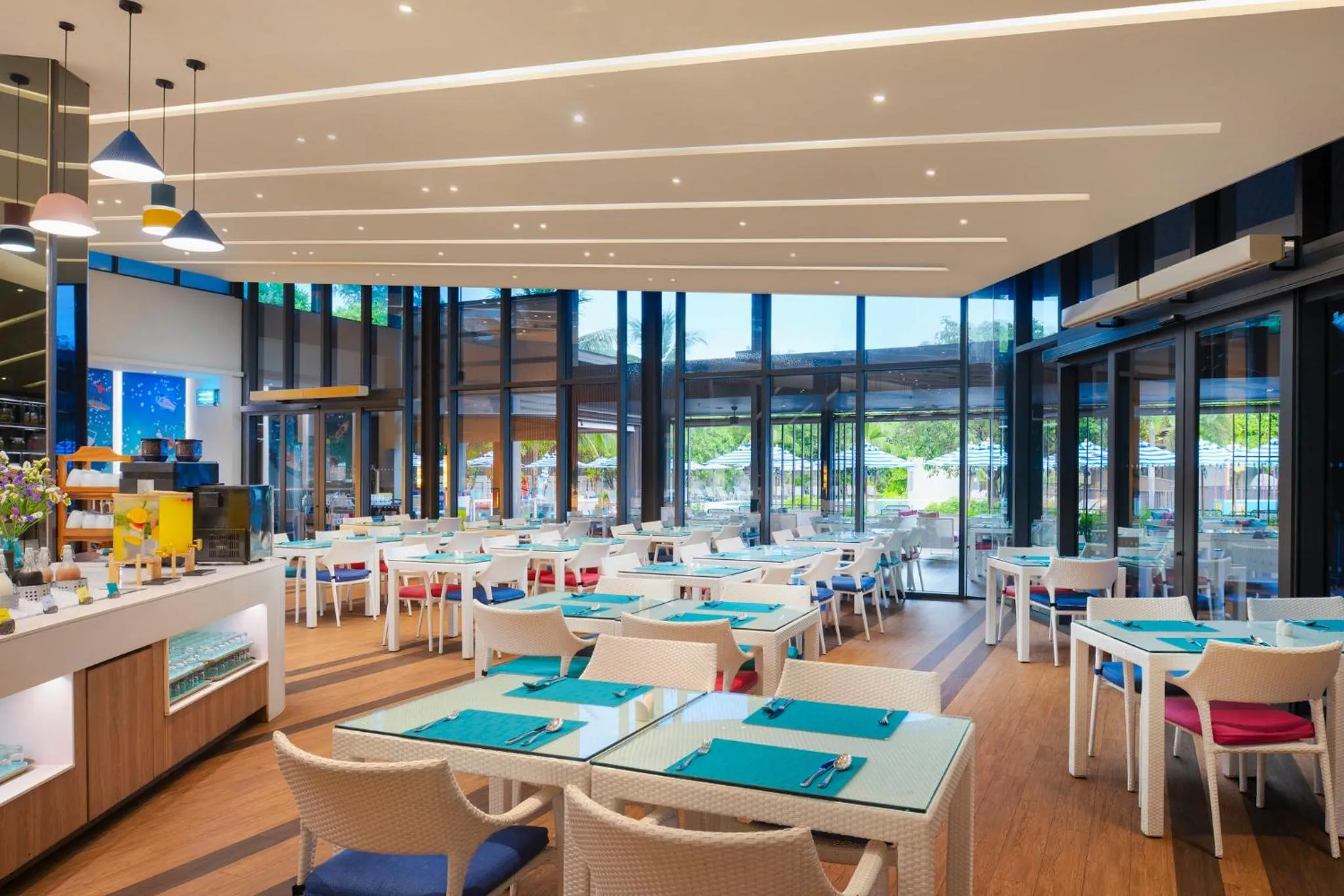 Restaurant/places to eat in OZO Phuket