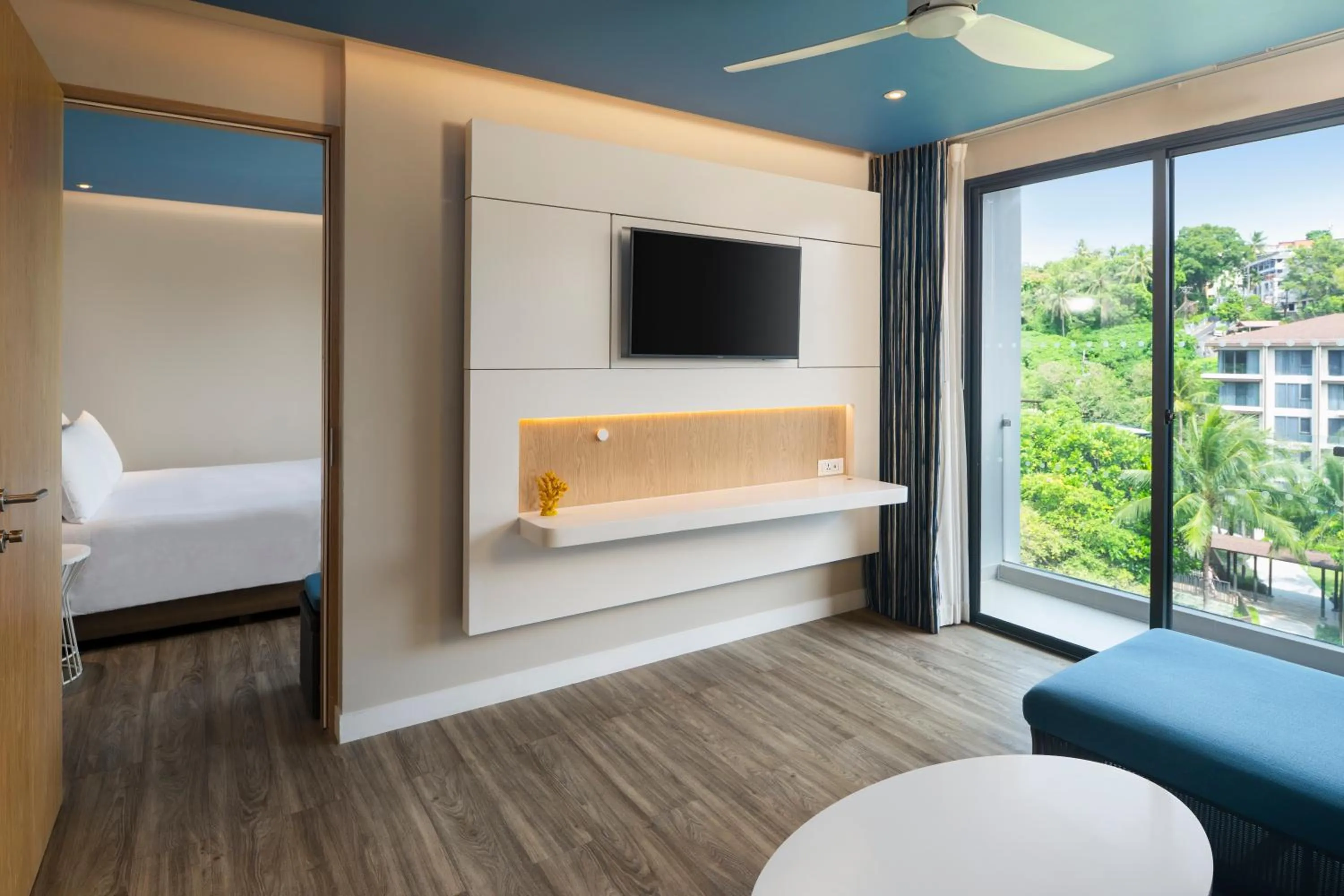 Guests, Bed in OZO Phuket