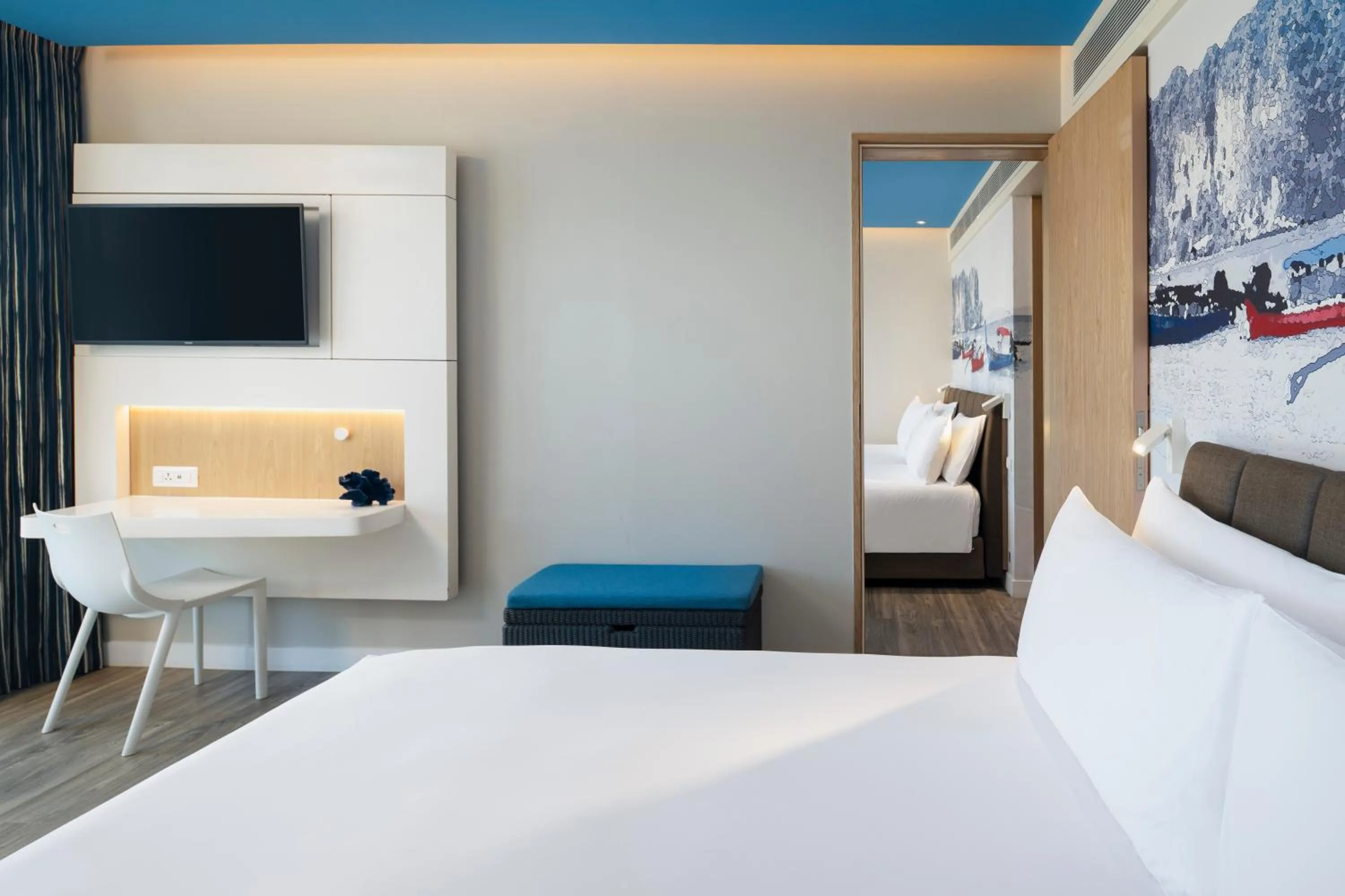 Guests, Bed in OZO Phuket