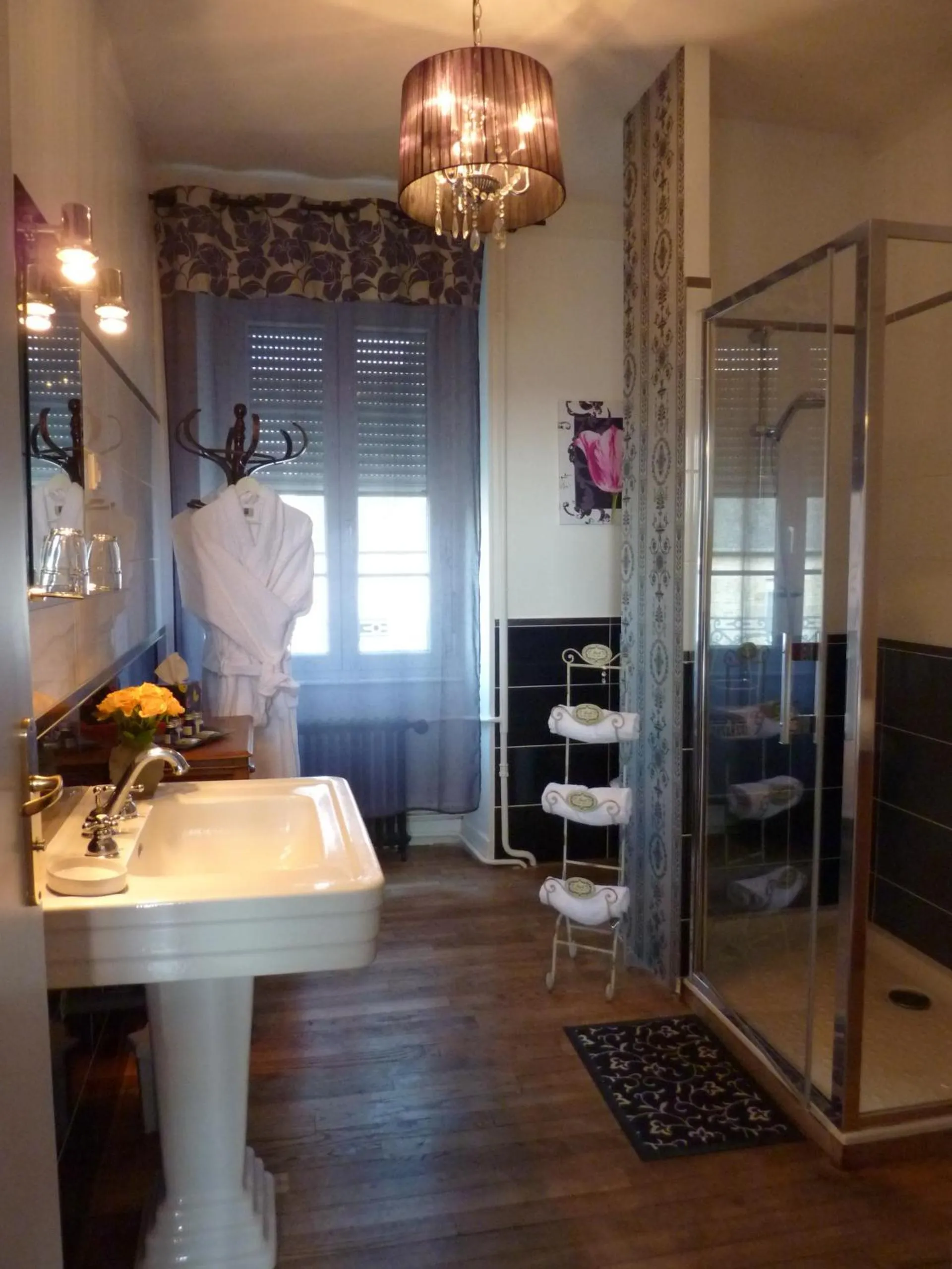 Bathroom in Maison d'Hôtes Les Belles de Mai