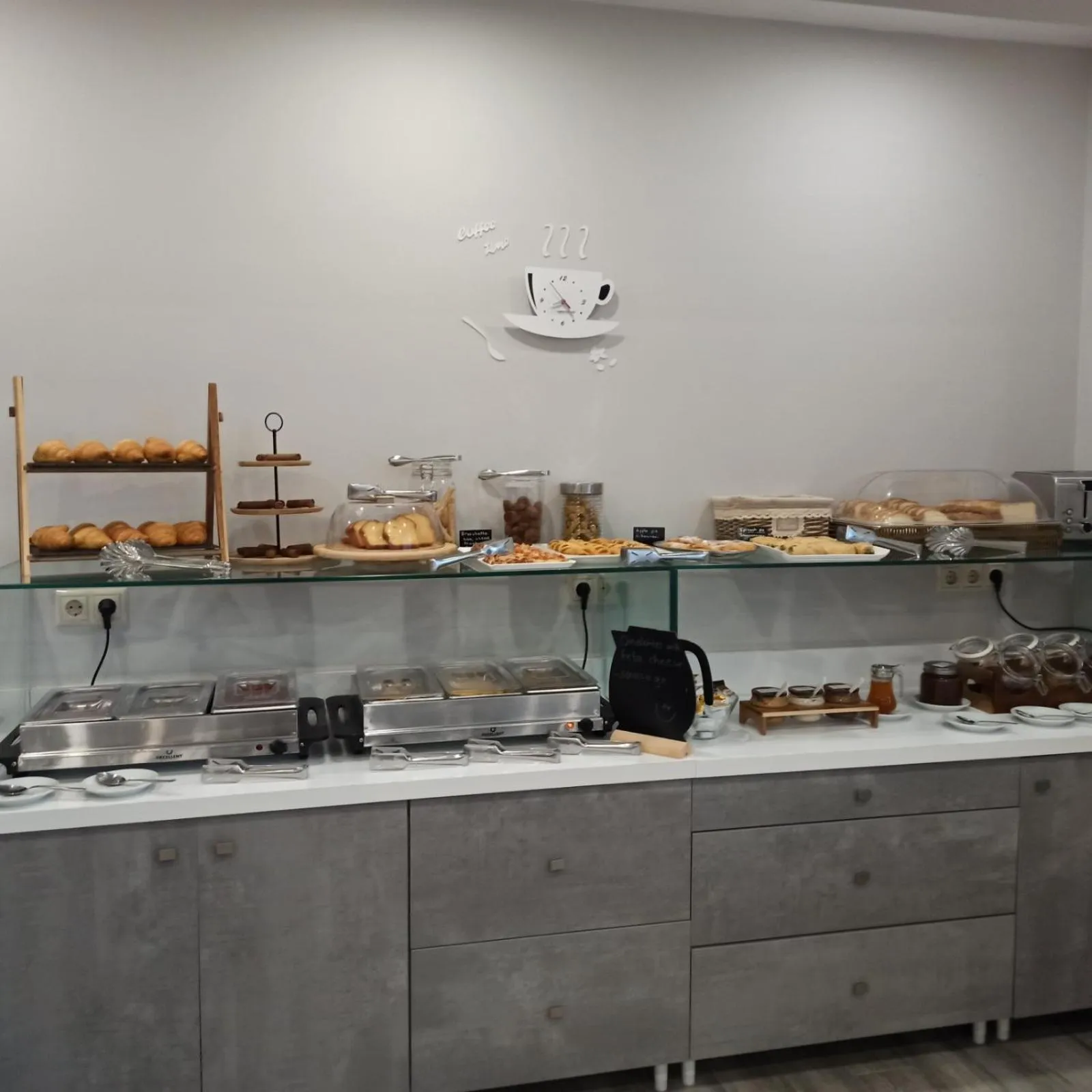 Breakfast in Peloton Inn