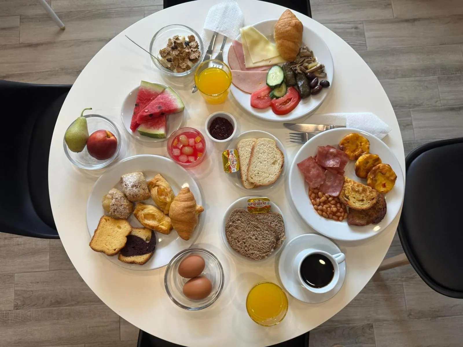 Breakfast in Peloton Inn