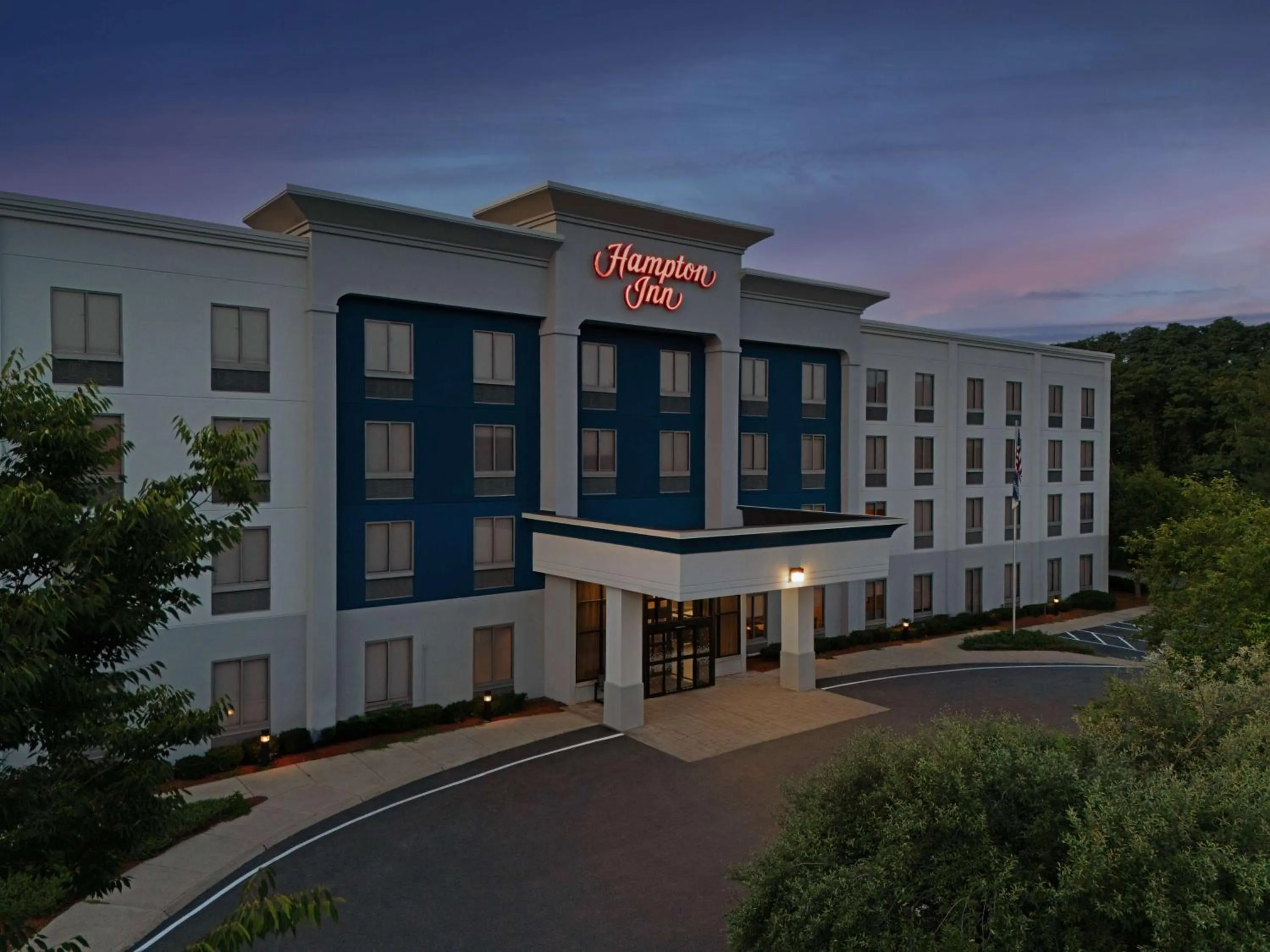 Property building in Hampton Inn Haverhill
