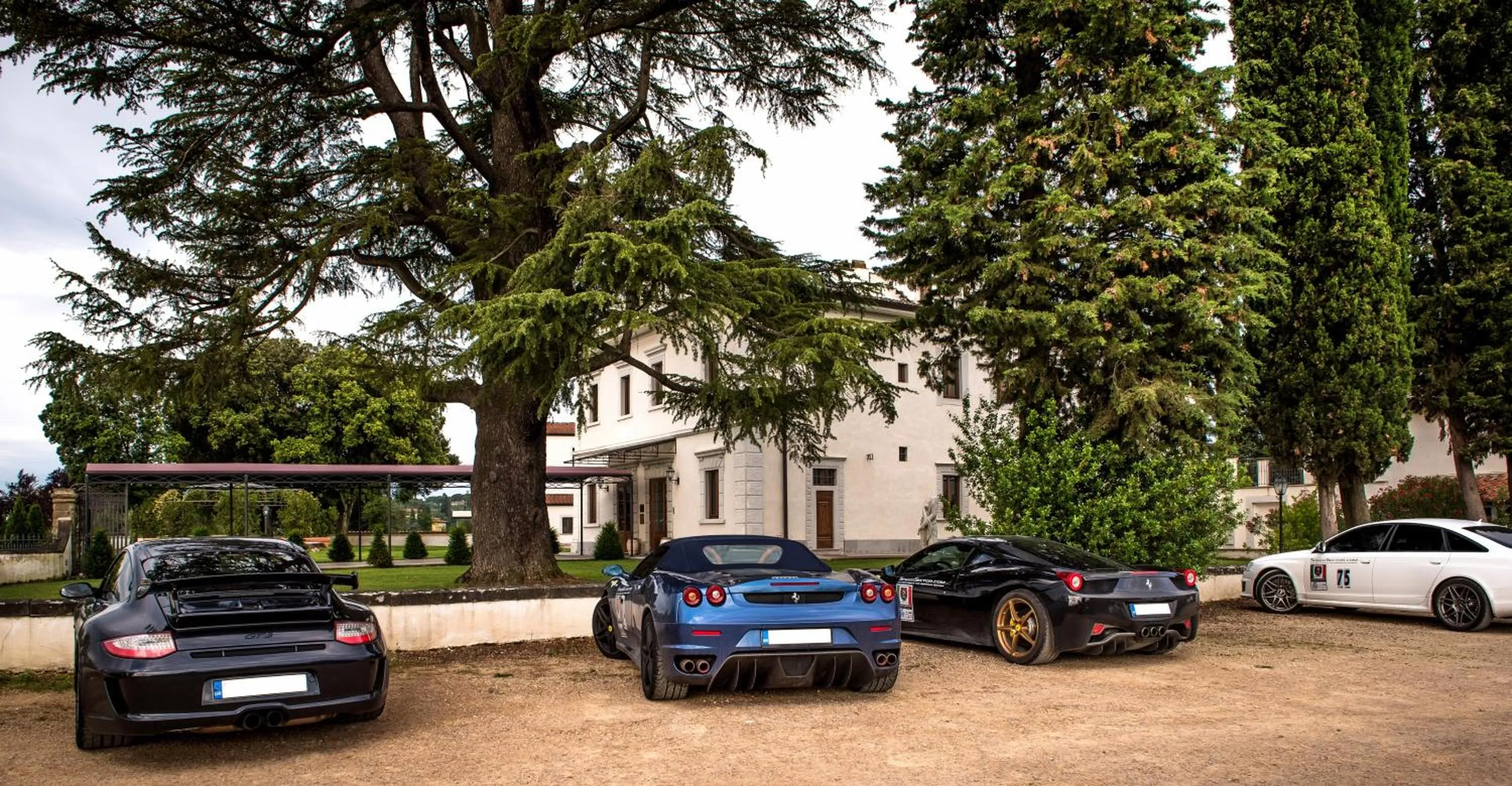 Parking in Villa Tolomei Hotel & Resort