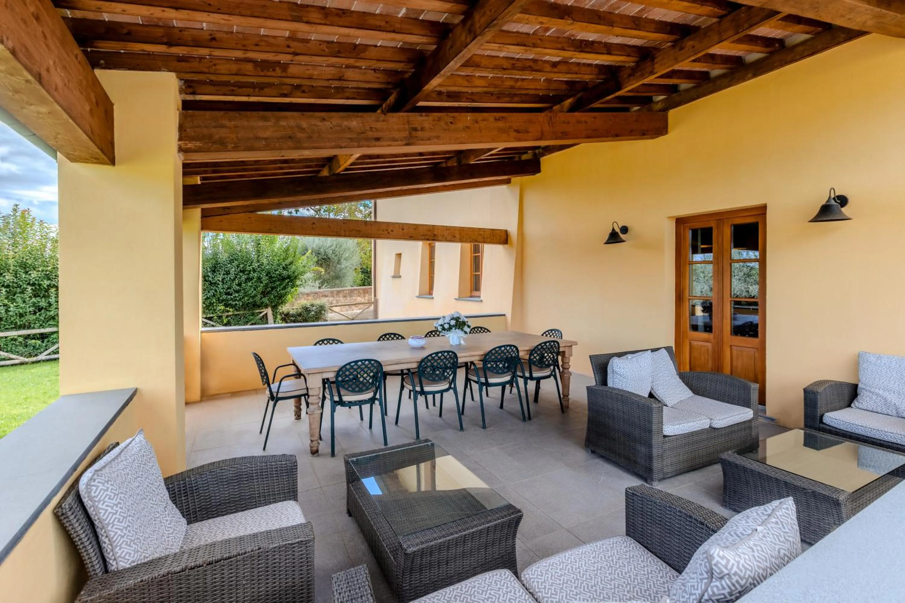 Patio in Villa Tolomei Hotel & Resort