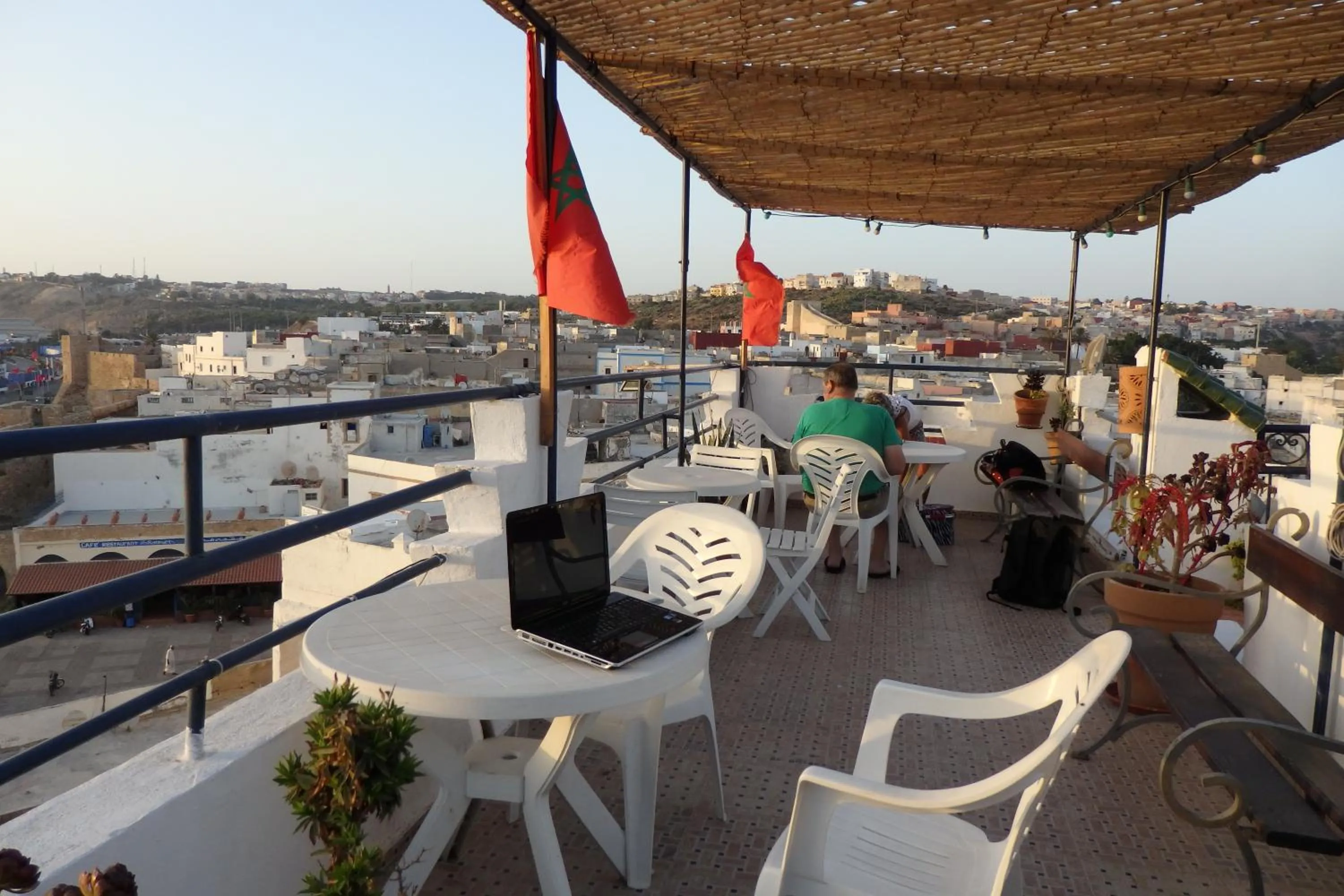 Restaurant/places to eat in Riad Le Cheval Blanc