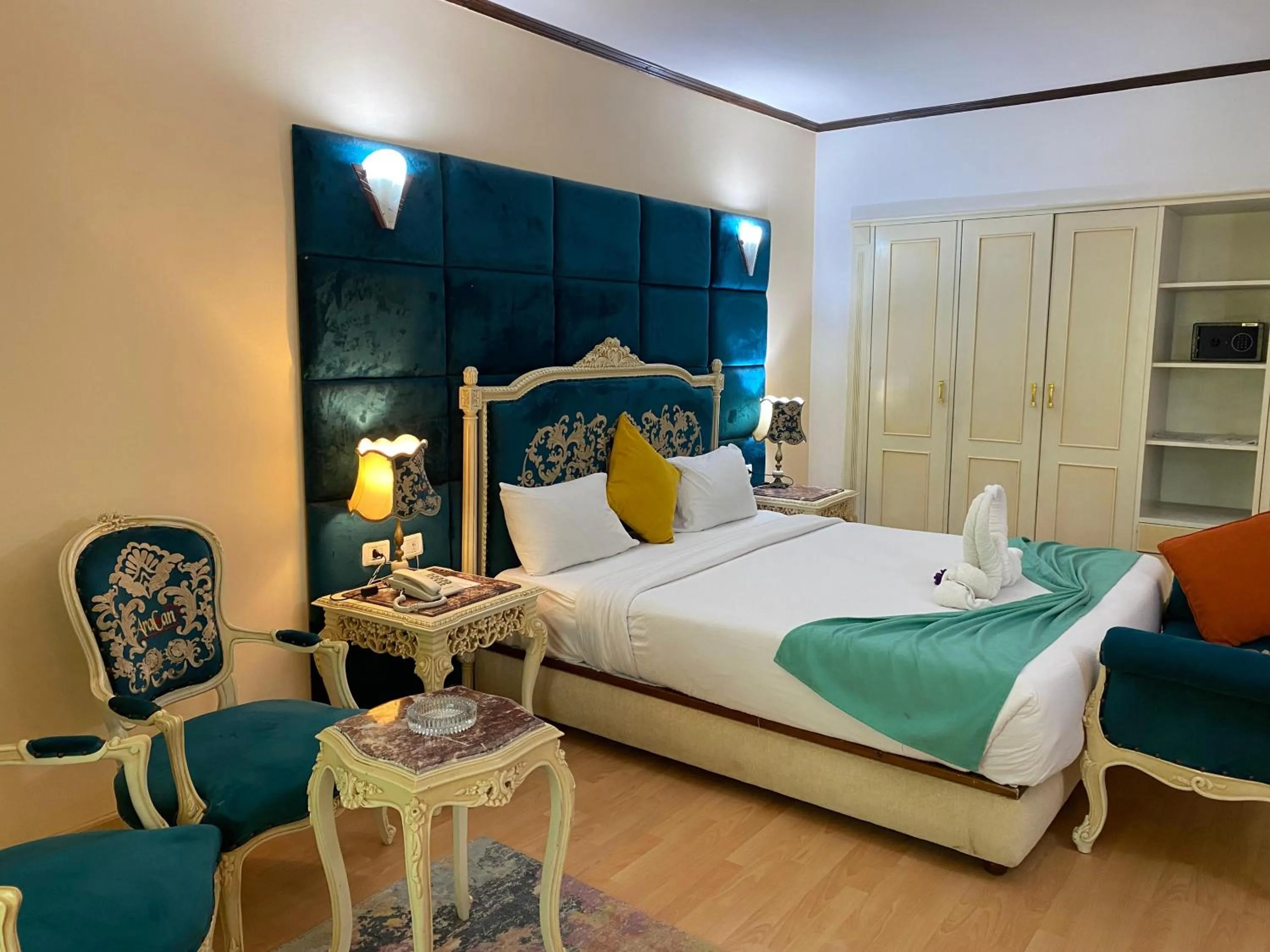 Bedroom, Bed in Aracan Portsaid