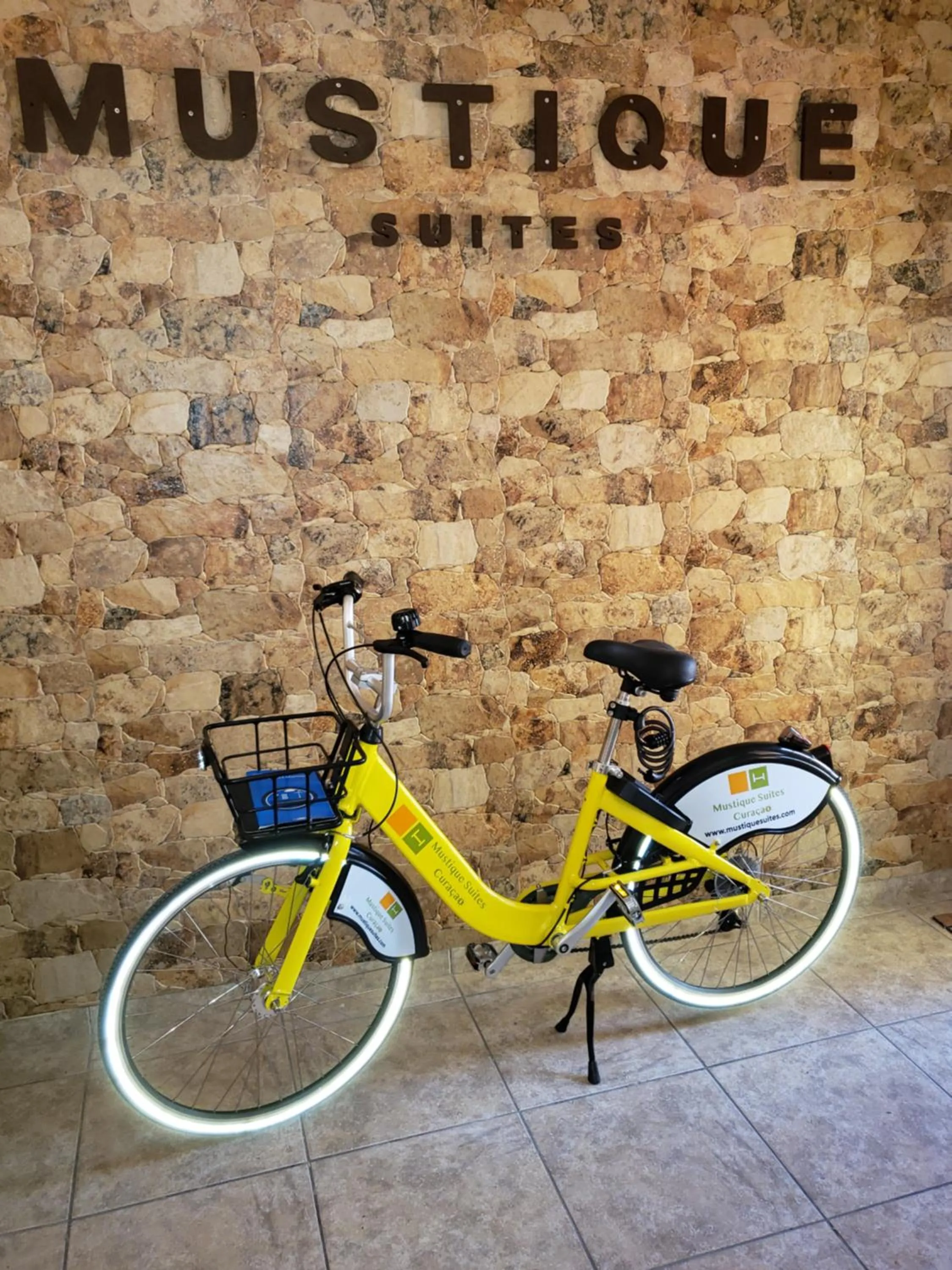 Cycling in Mustique Suites Curacao