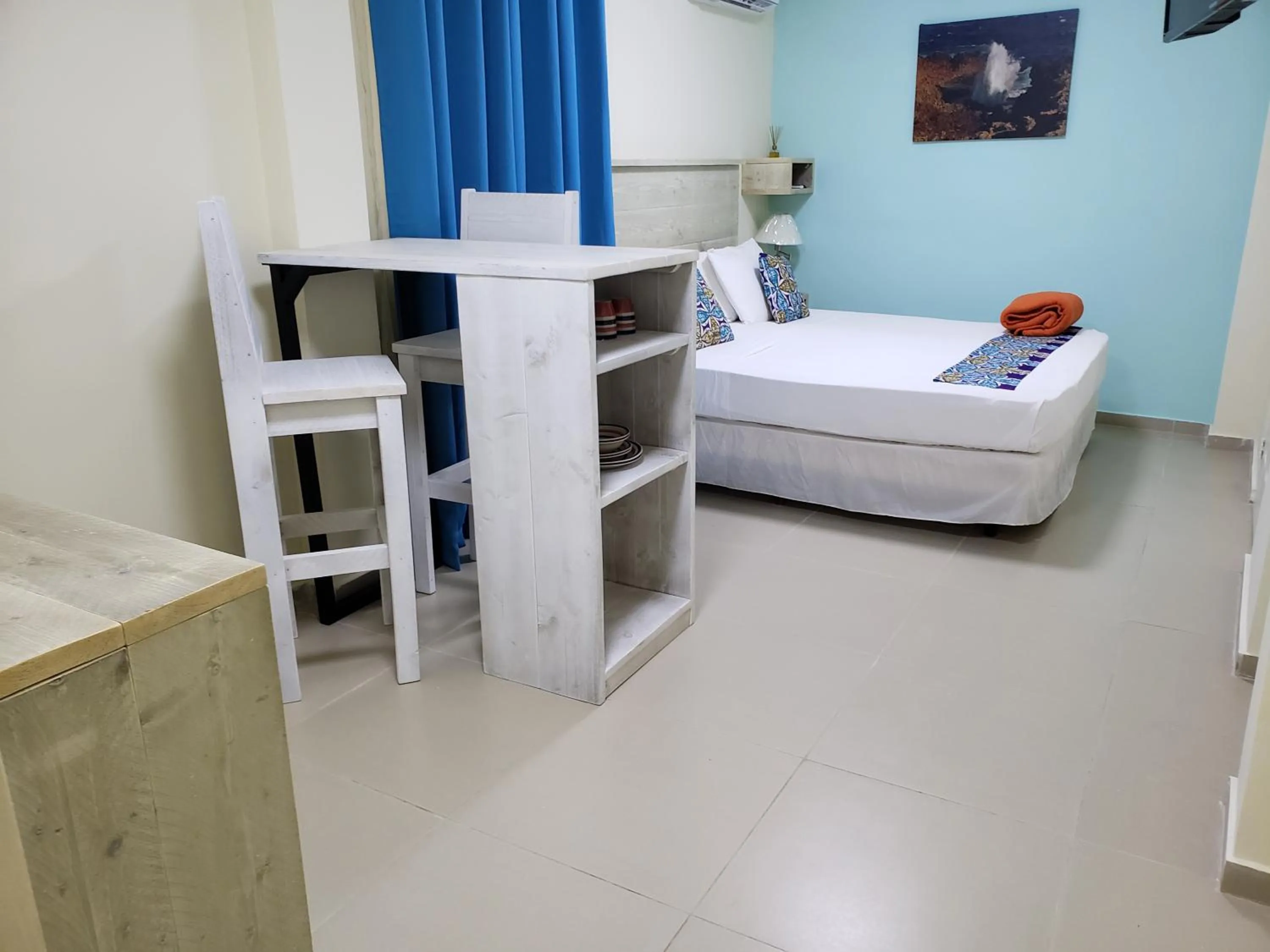 Bed in Mustique Suites Curacao