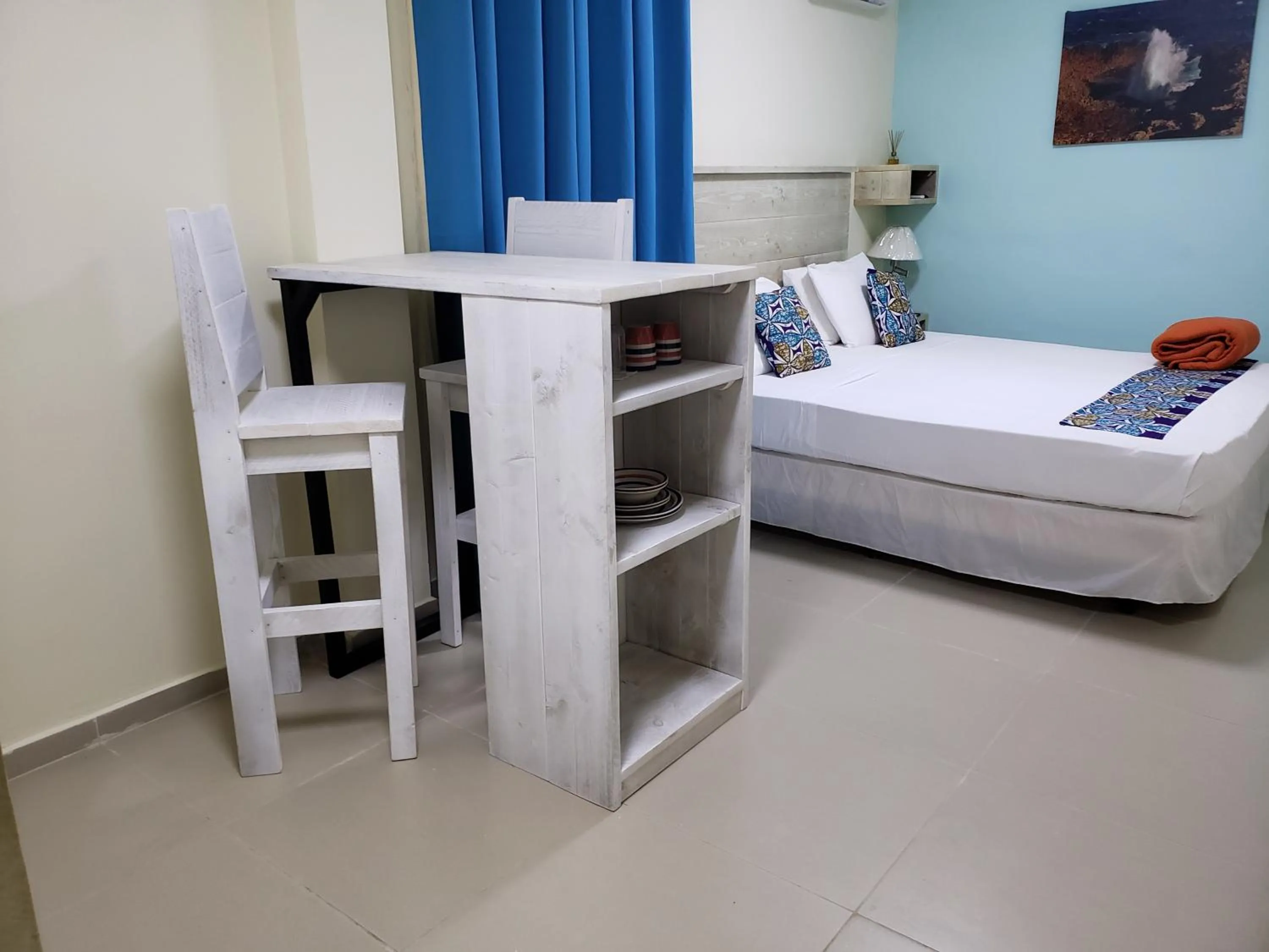 Bed in Mustique Suites Curacao