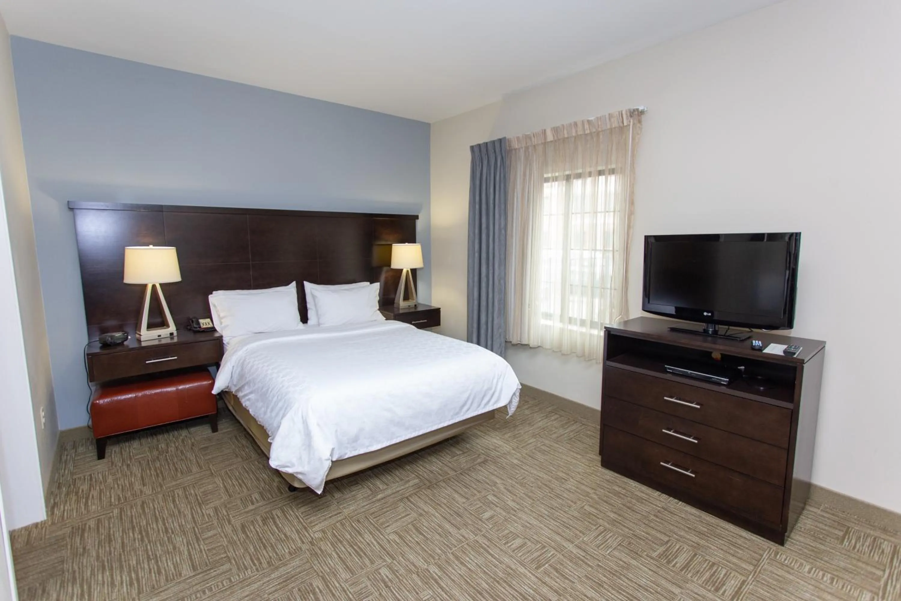 TV and multimedia, Bed in Staybridge Suites Bowling Green by IHG
