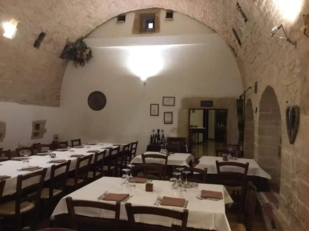 Restaurant/places to eat in MASSERIA CITULO Il Pino grande