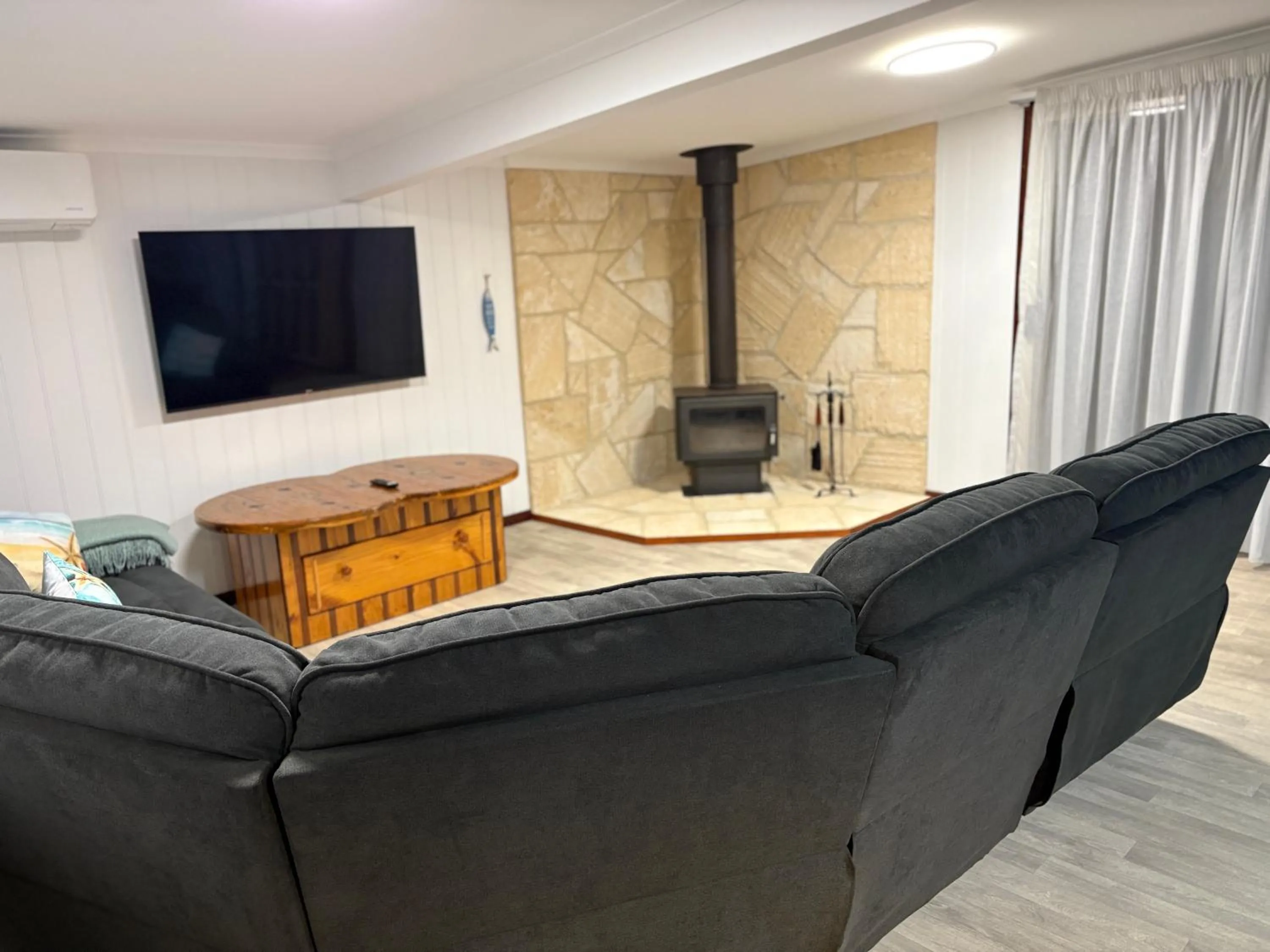 Living room in Rustic Retreat Esperance