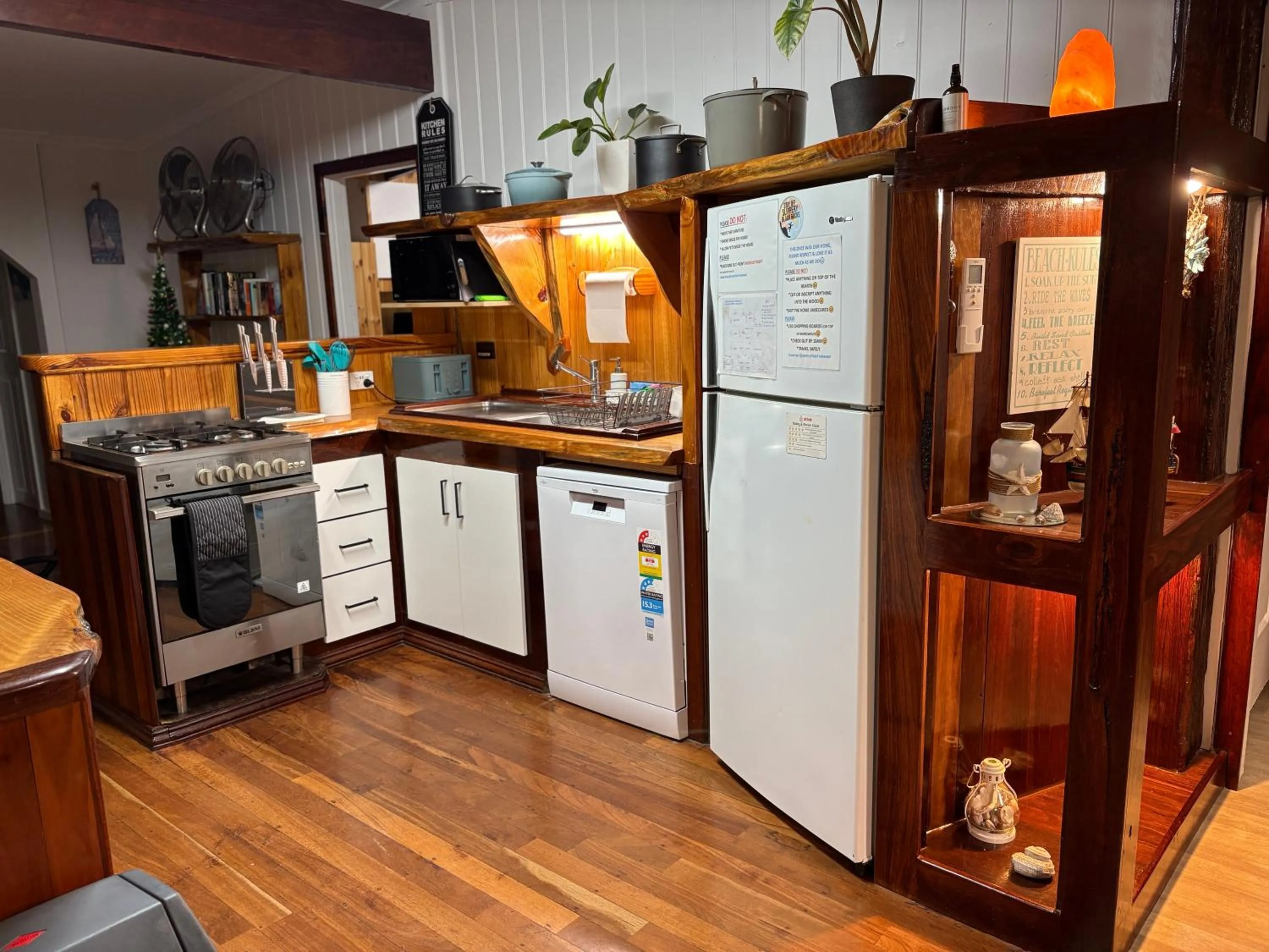Kitchen or kitchenette in Rustic Retreat Esperance