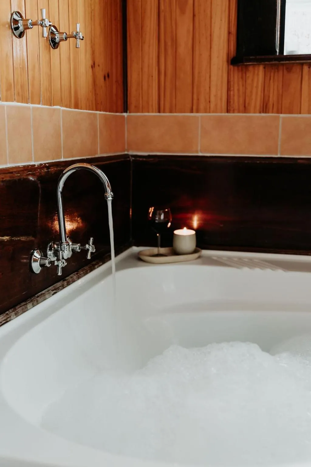 Hot Tub in Rustic Retreat Esperance