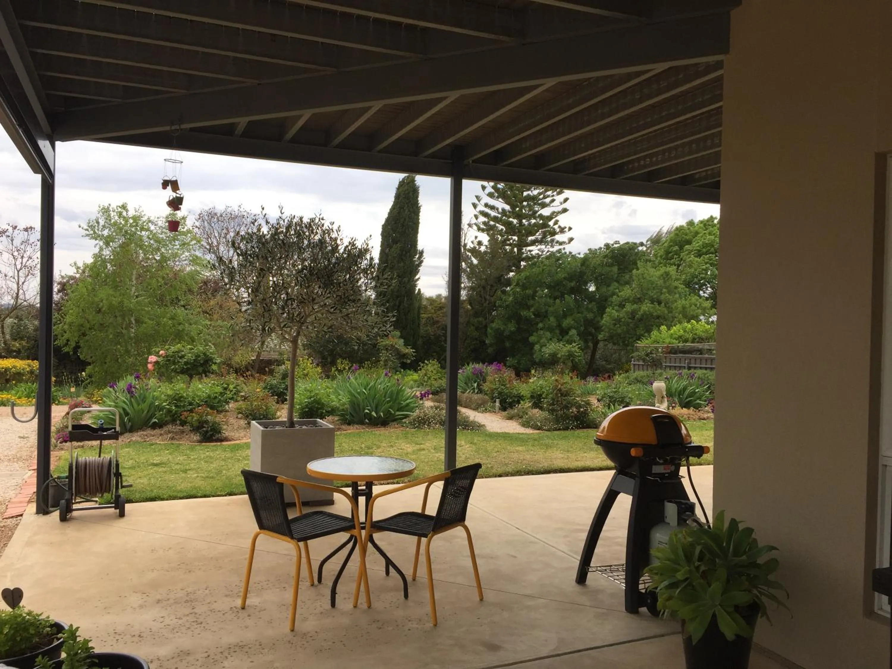 BBQ facilities in Lyreen's Apartment