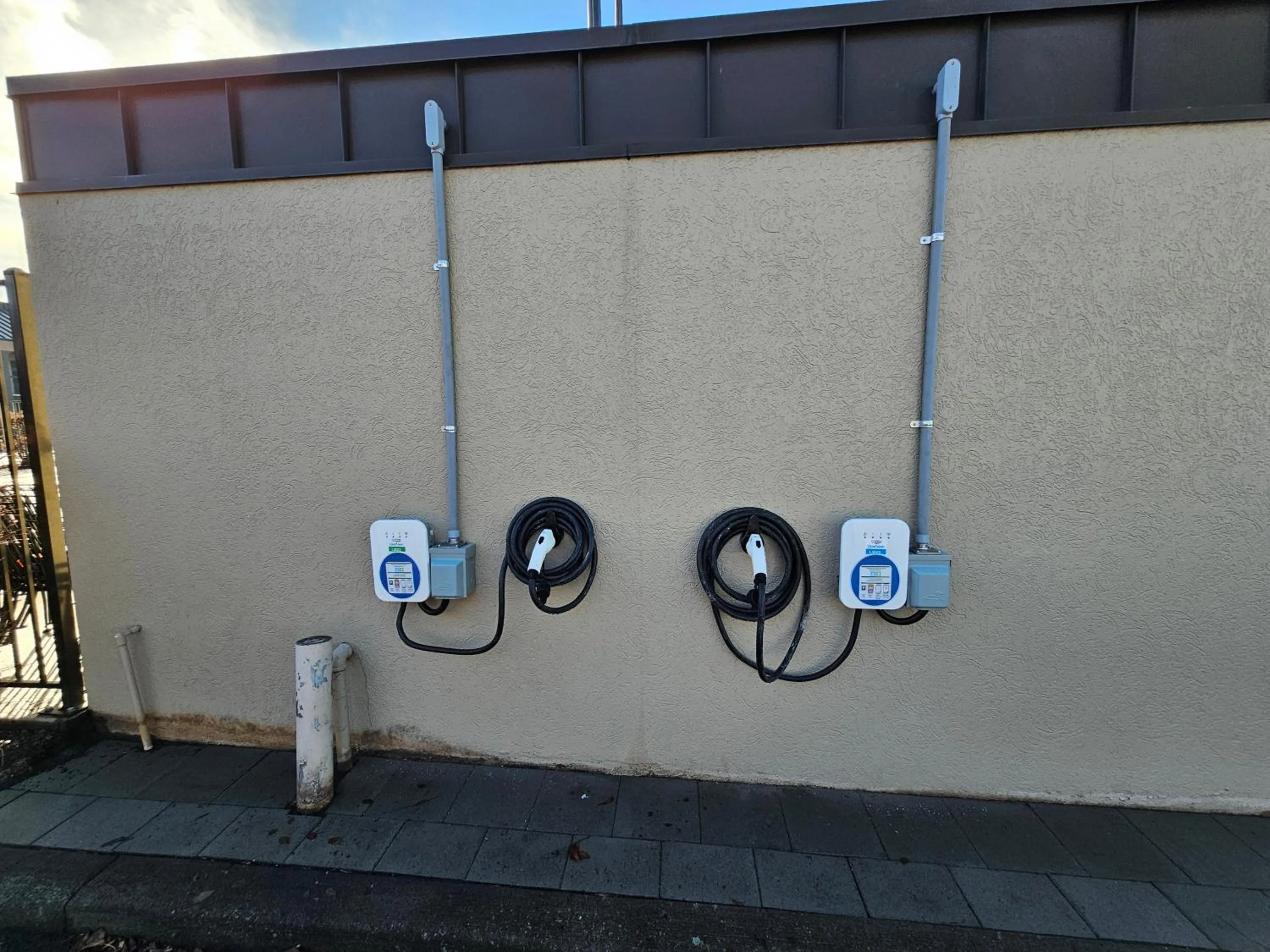 Parking in Red Lion Inn & Suites Deschutes River - Bend