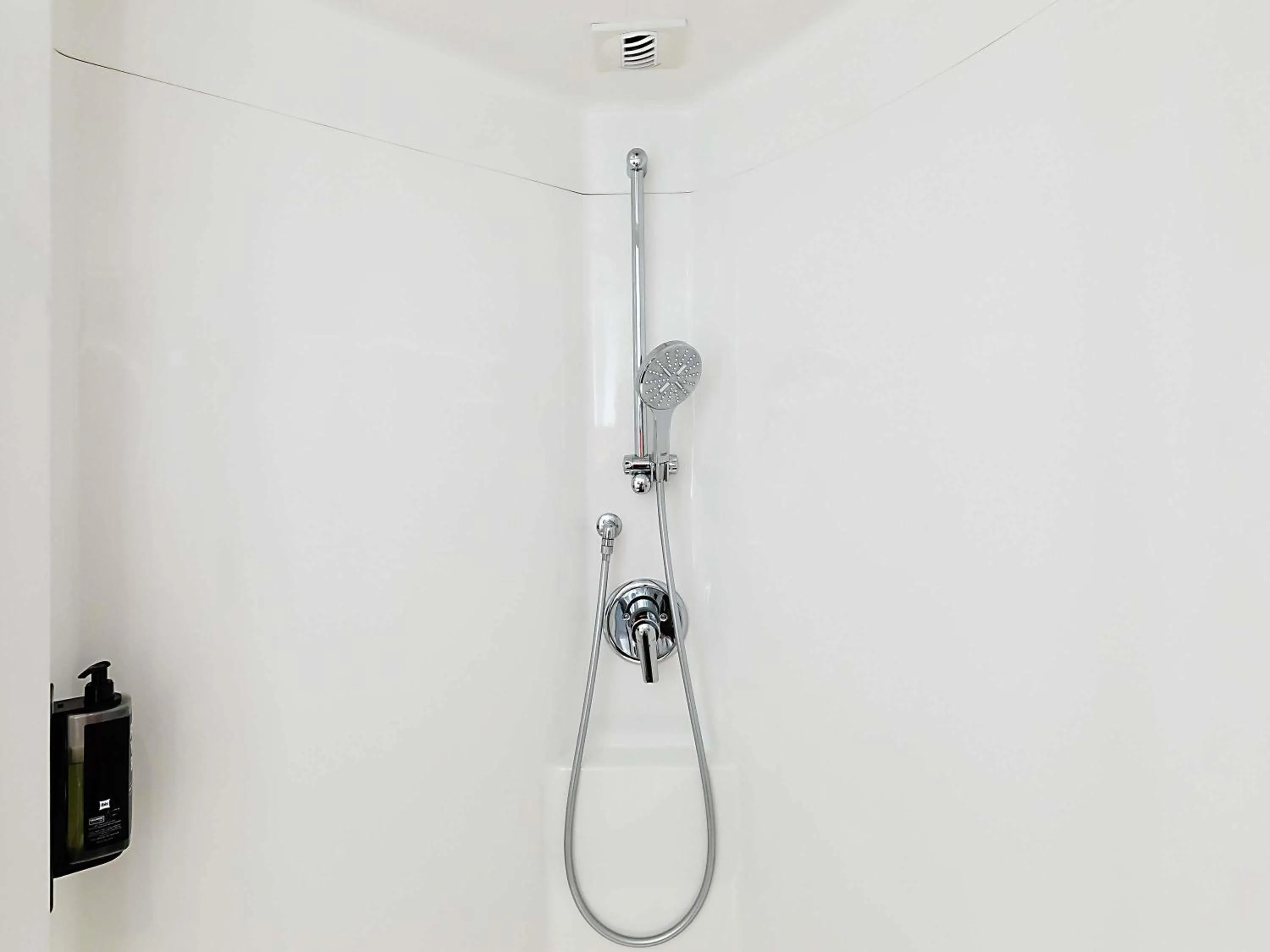 Bedroom in Hotel ibis Lisboa Alfragide