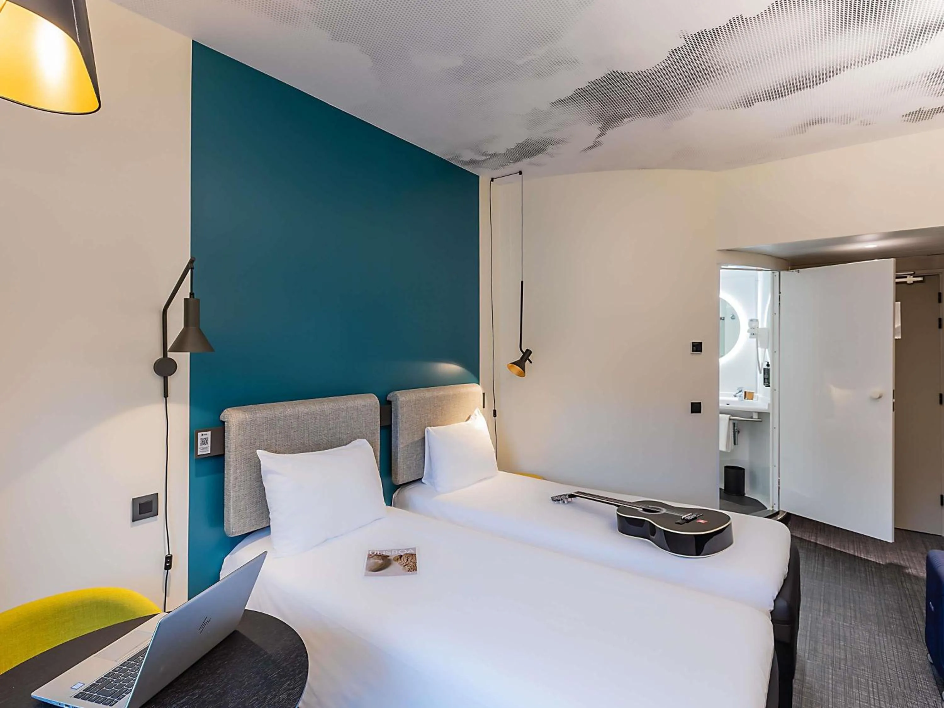 Bedroom, Bed in Hotel ibis Lisboa Alfragide