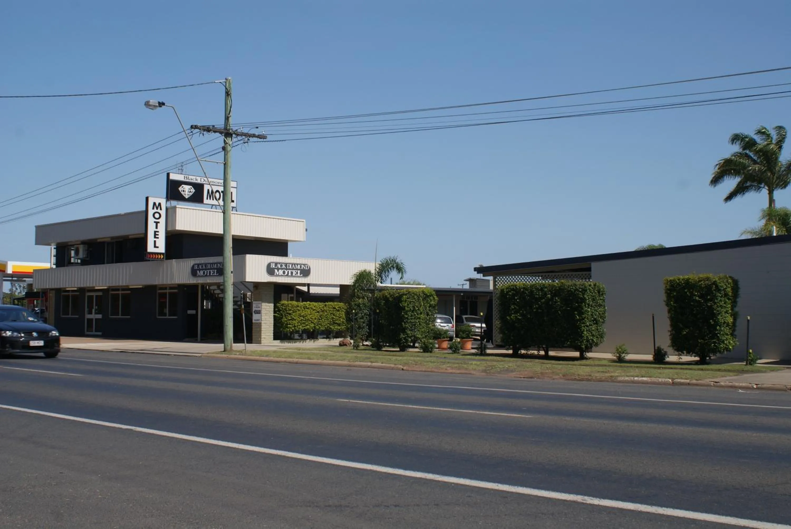 Facade/entrance in Black Diamond Motel