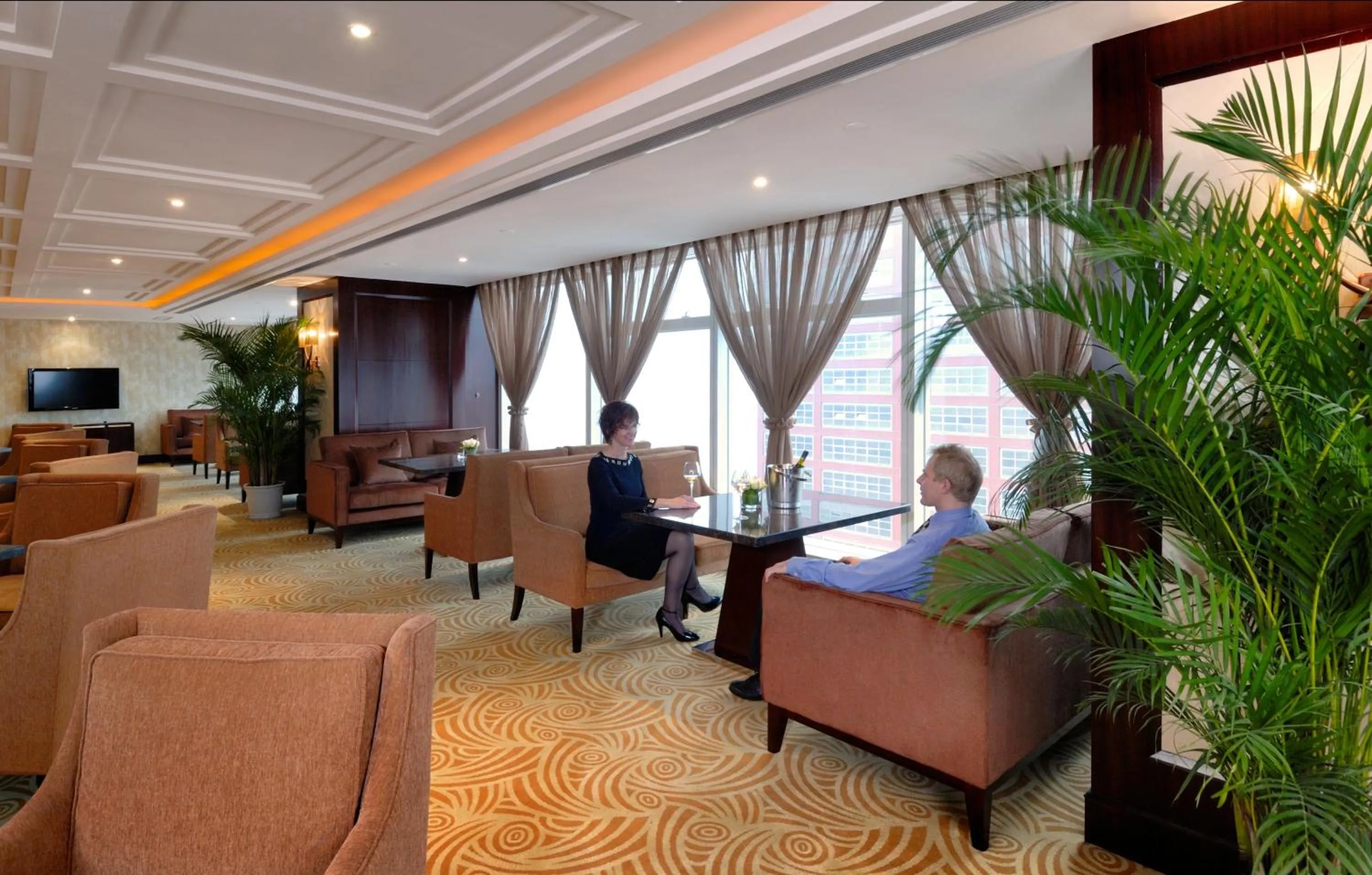 Restaurant/places to eat in Golden Eagle Summit Hotel (Downtown)