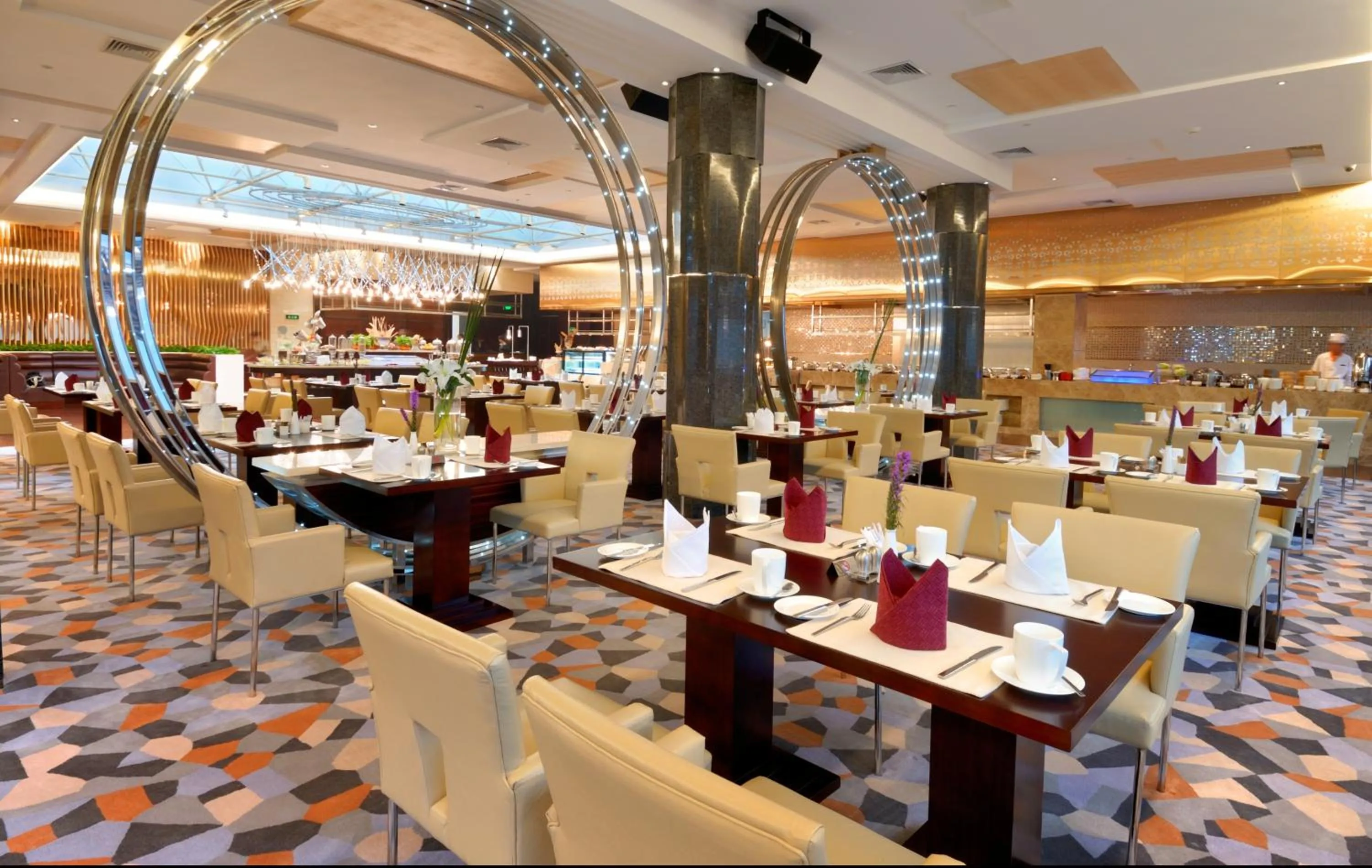 Restaurant/places to eat in Golden Eagle Summit Hotel (Downtown)