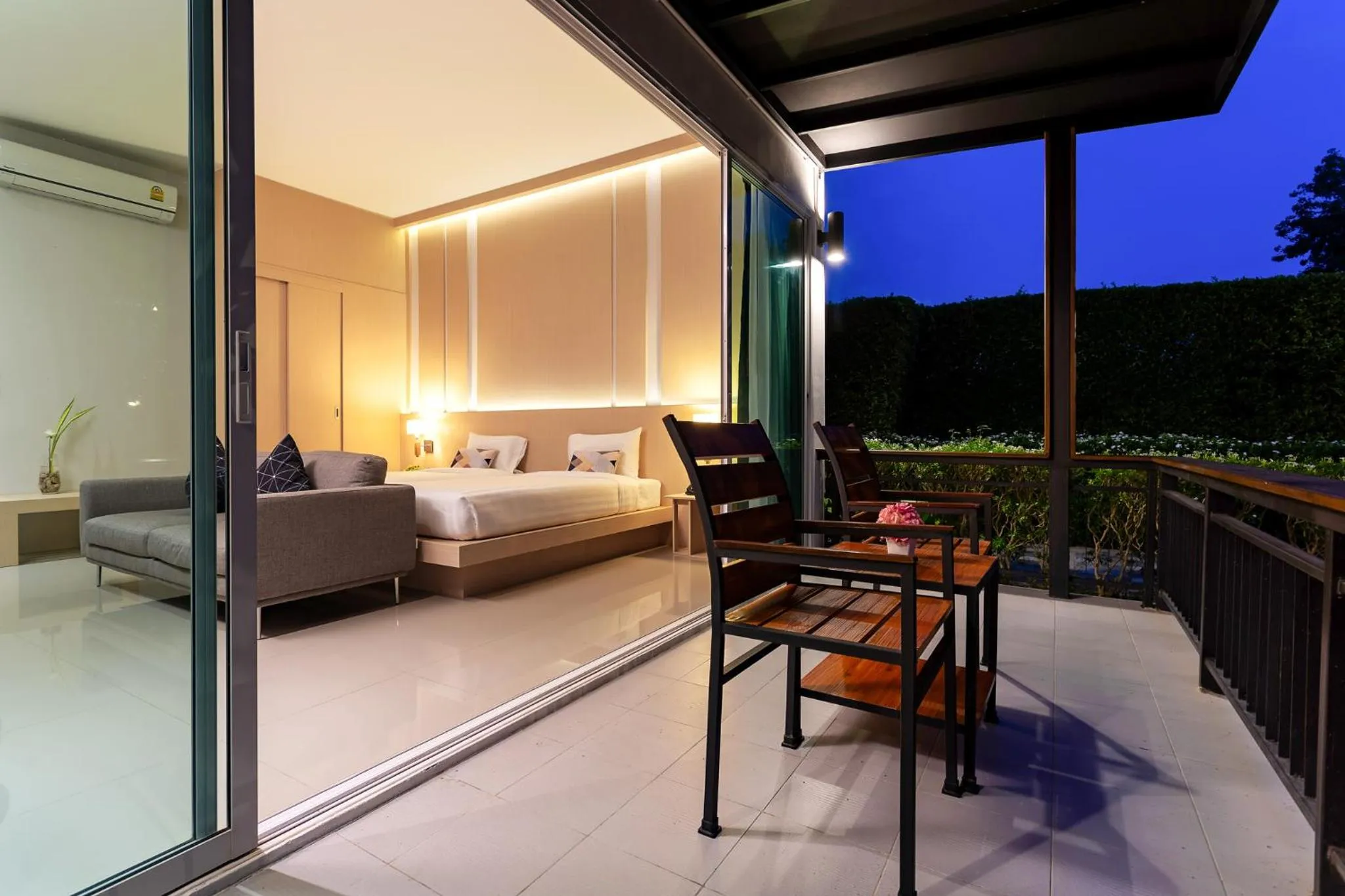 Balcony/Terrace, Bed in The Palmery Resort