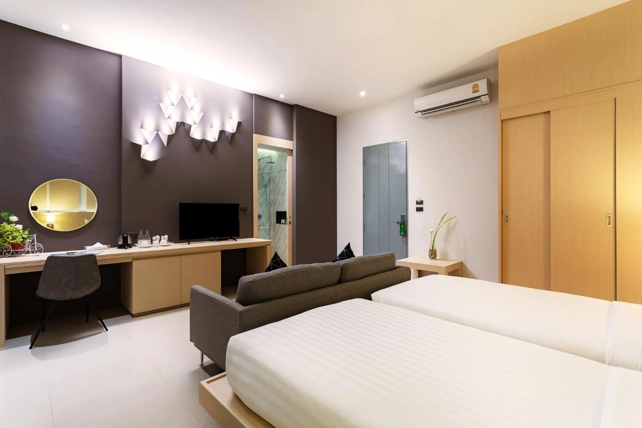 Photo of the whole room, Bed in The Palmery Resort