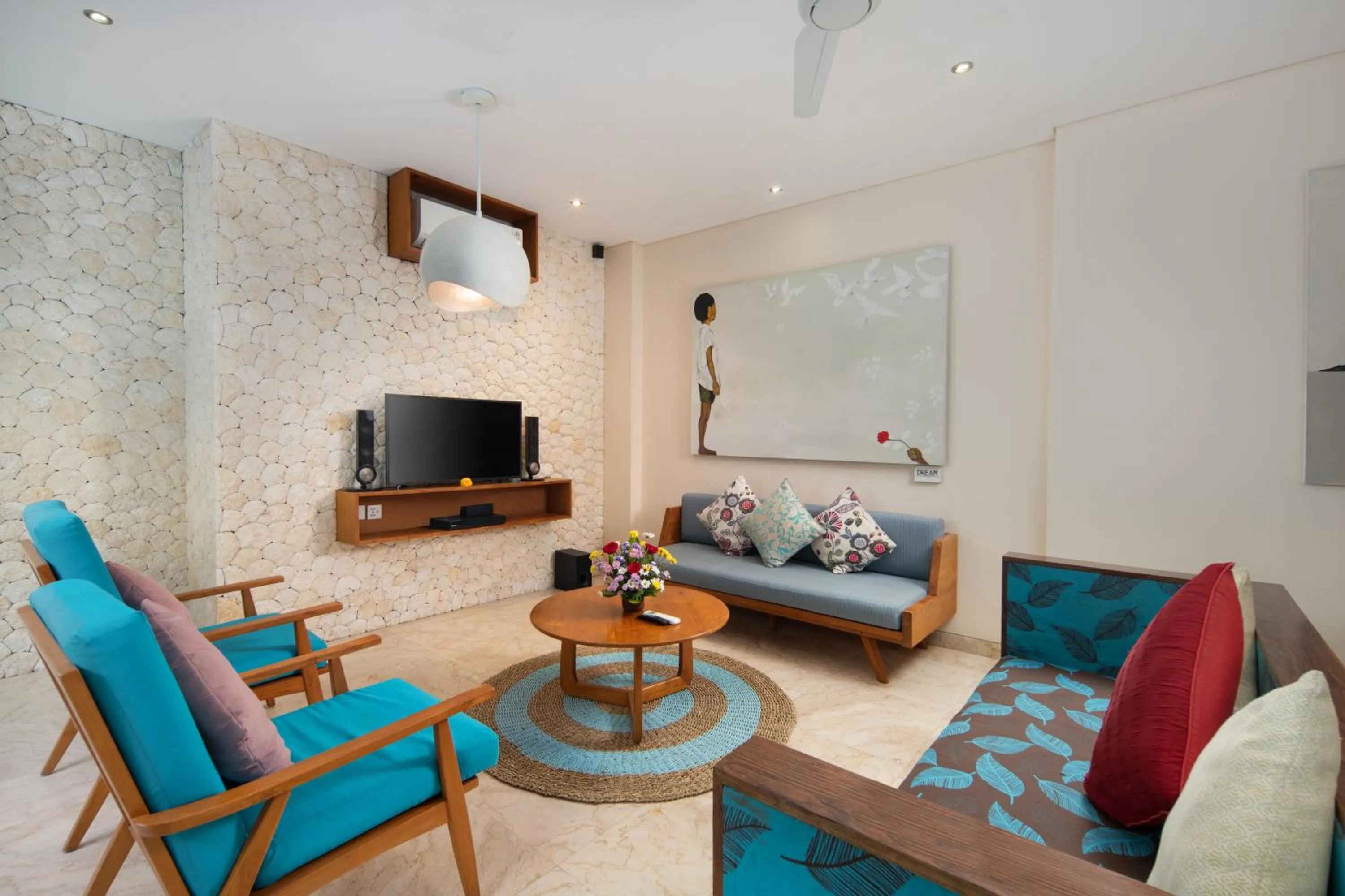 Communal lounge/ TV room in Beautiful Bali Villas