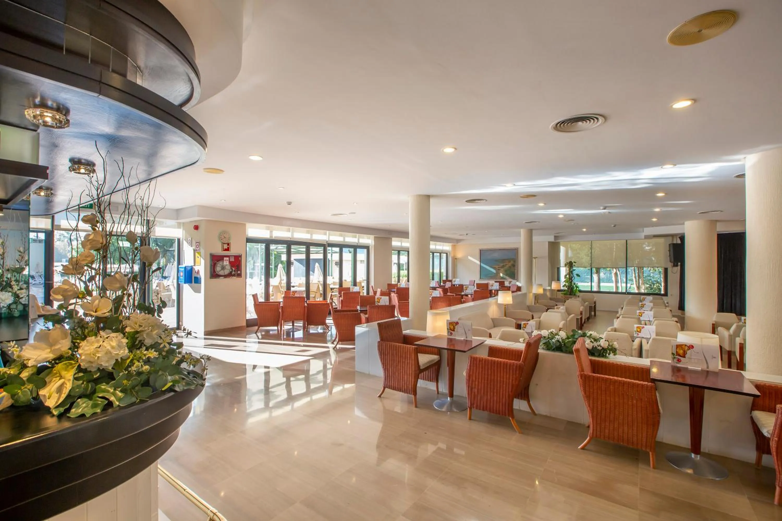 Lounge or bar in Welikehotel Marfil Playa