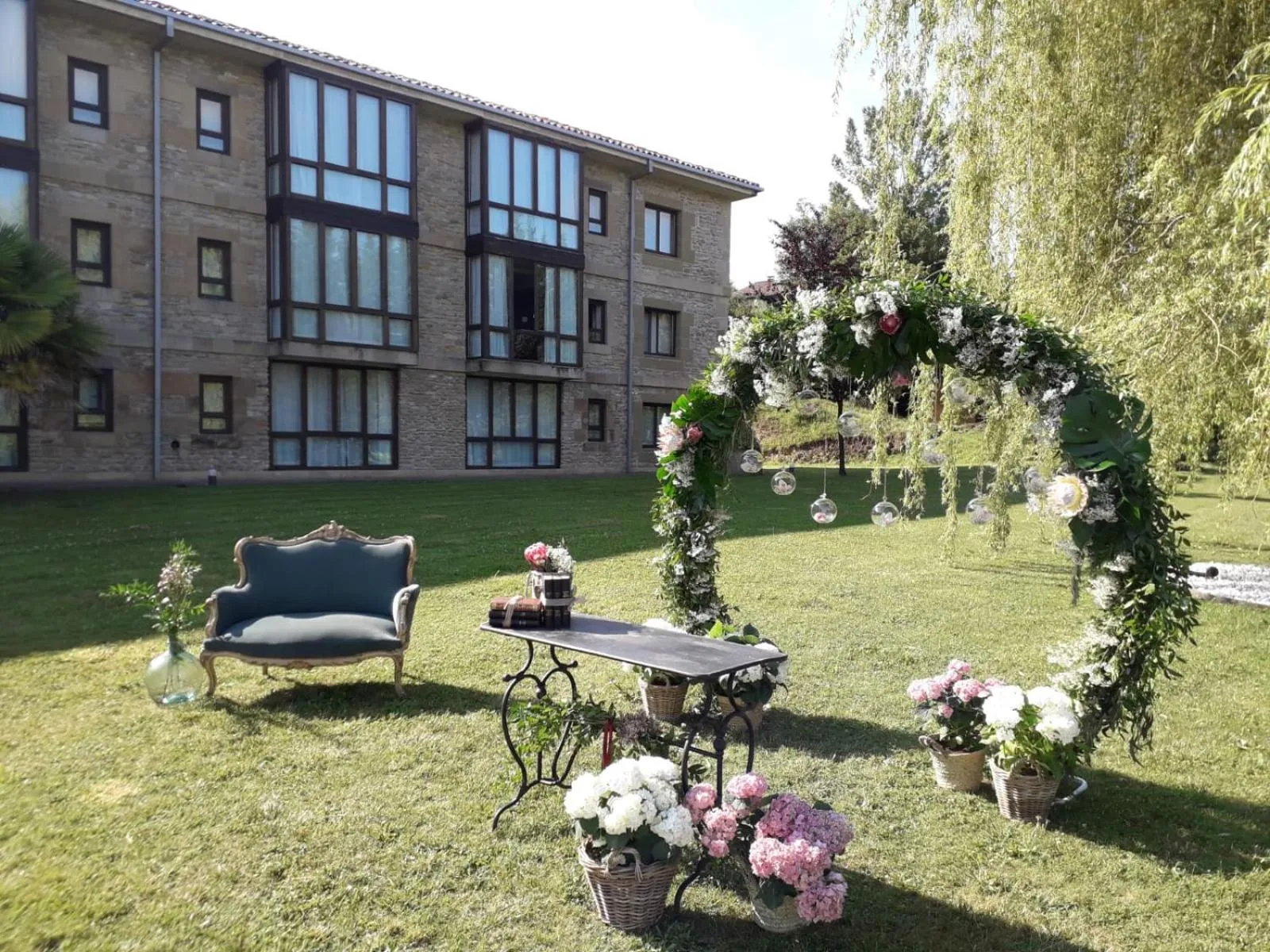 Garden in Parador de Argómaniz