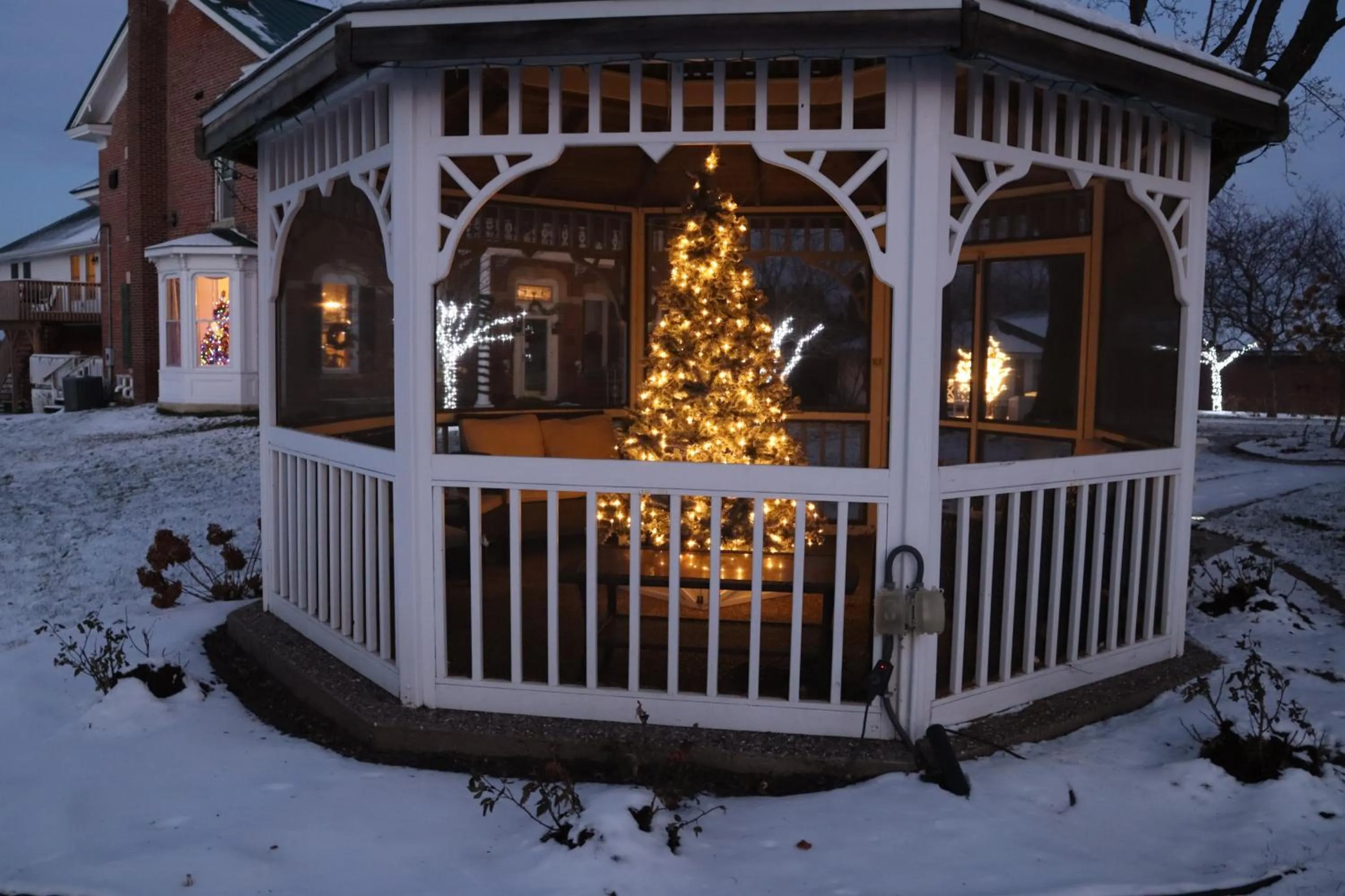 Property building in Cloran Mansion Bed & Breakfast