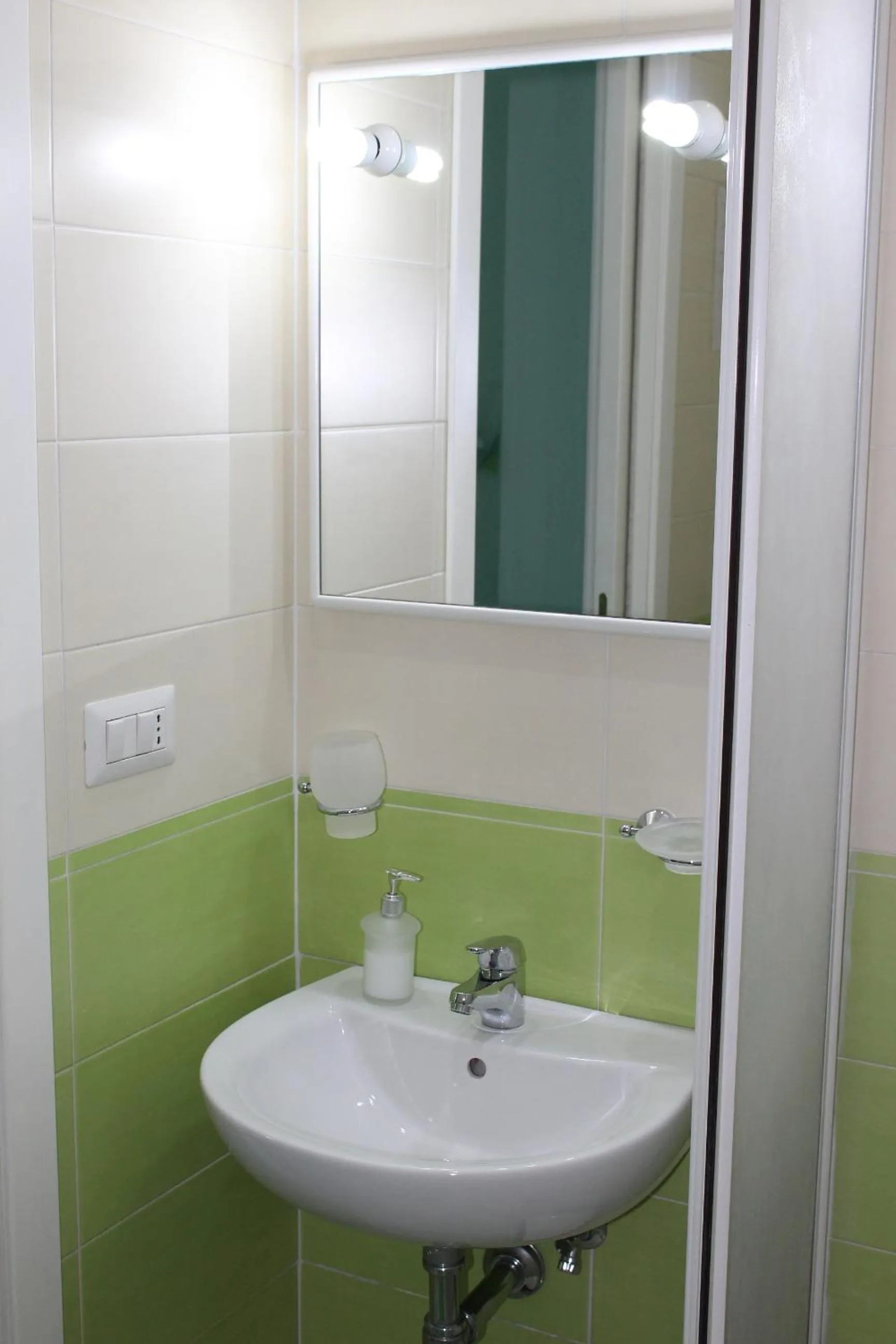 Bathroom in Viaggio a Napoli B&B